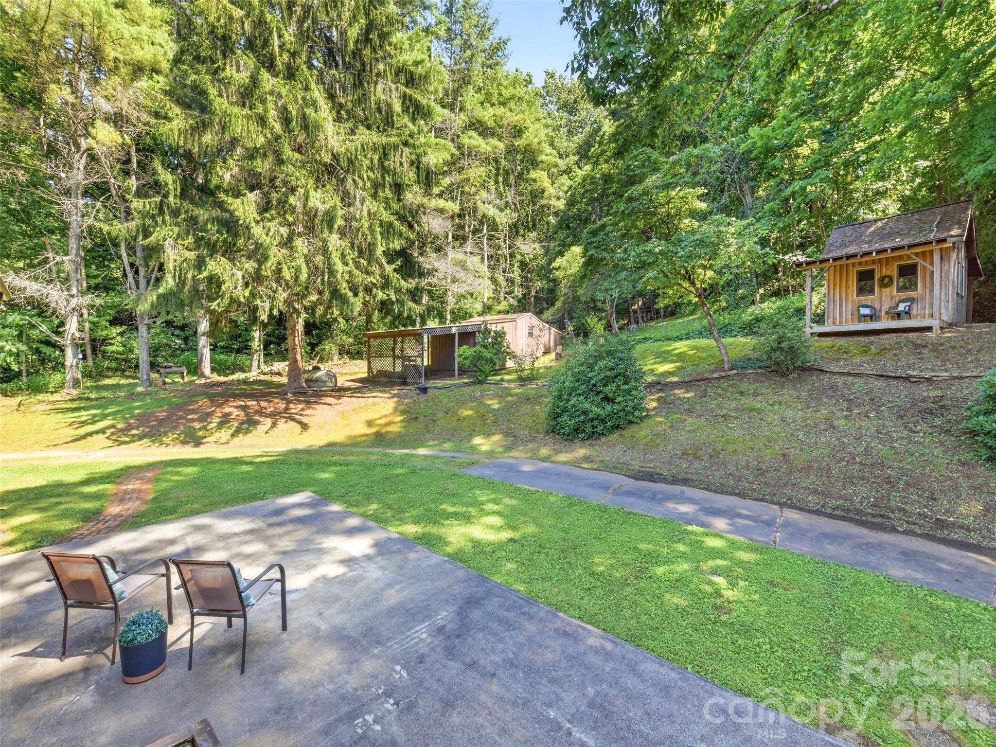 252 Big Stomp Road — Waynesville