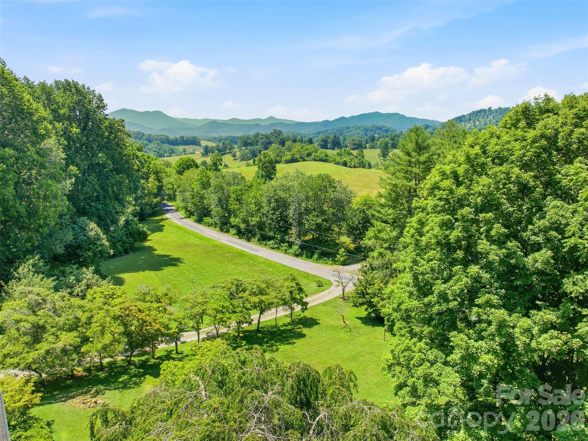 252 Big Stomp Road — Waynesville
