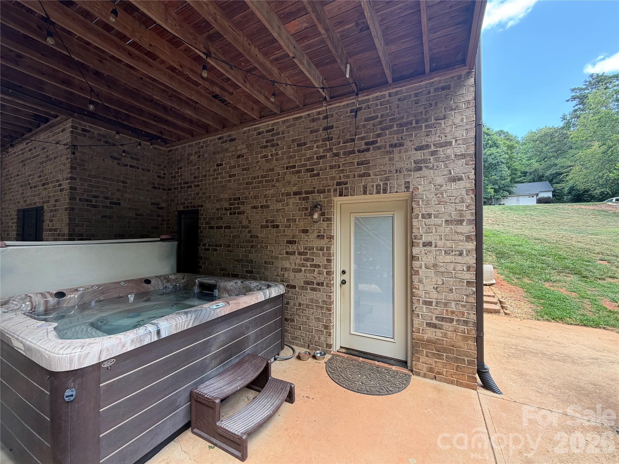 1448 Brookstone Drive — Hickory