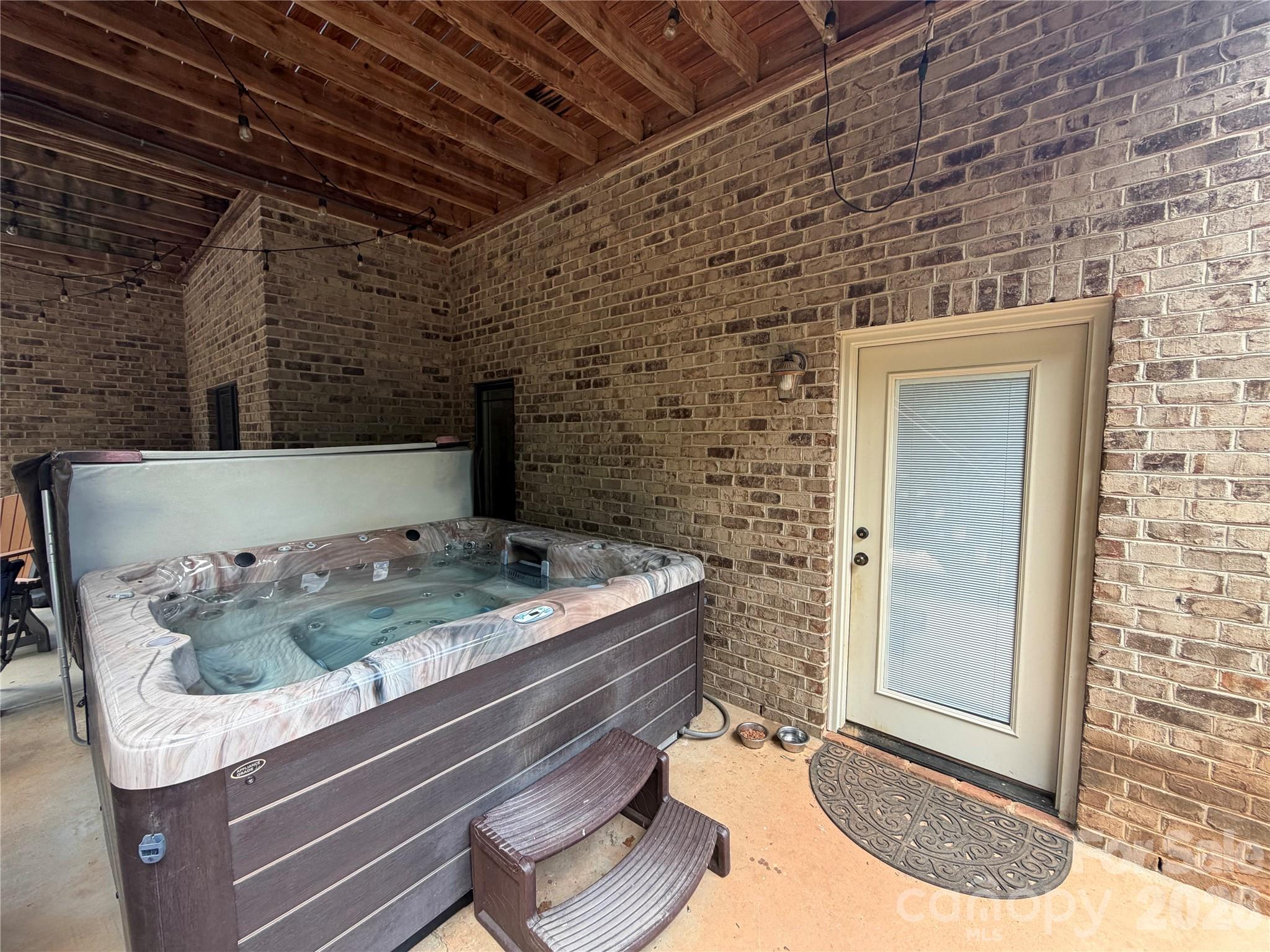 1448 Brookstone Drive — Hickory