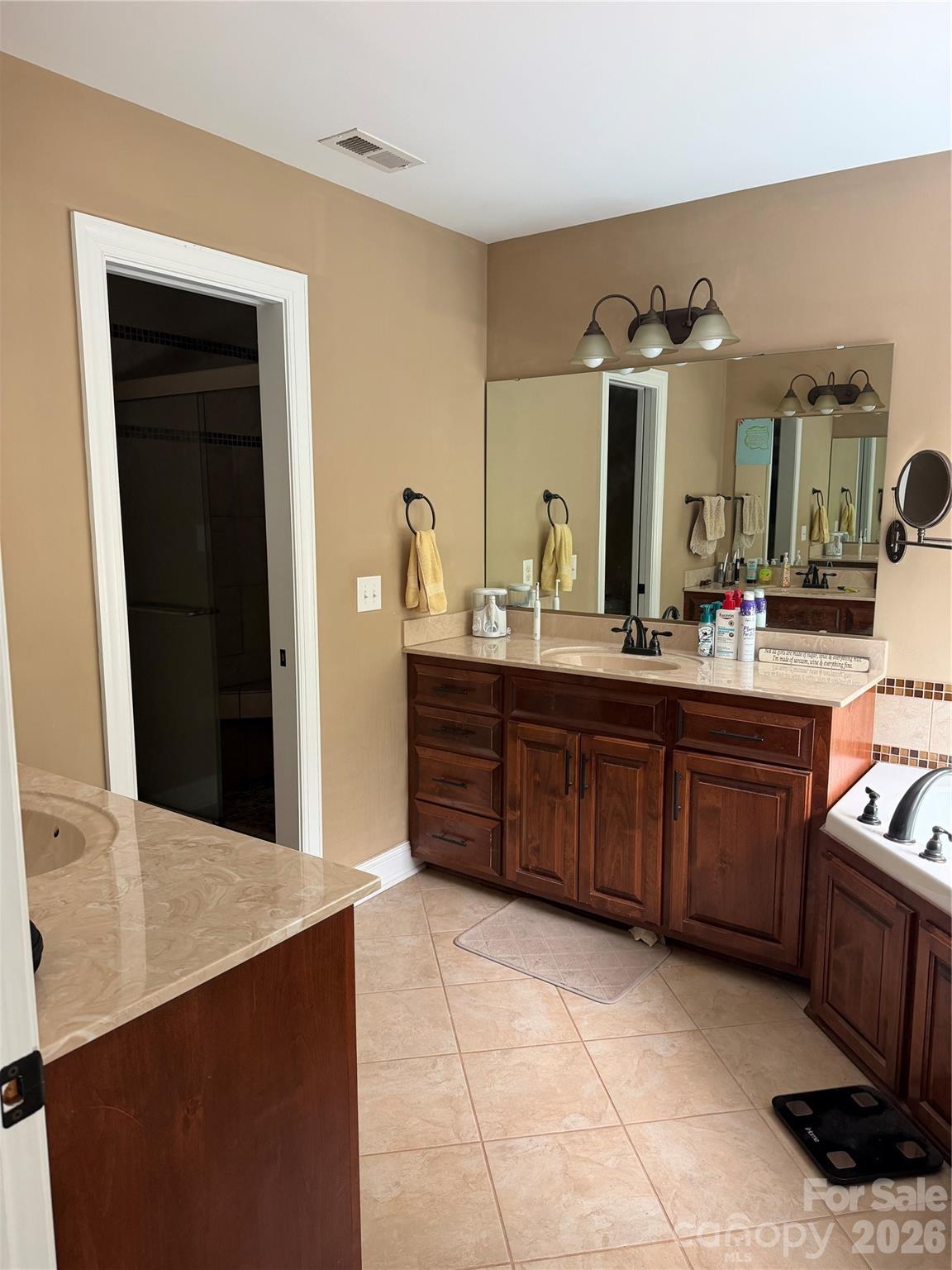 1448 Brookstone Drive — Hickory