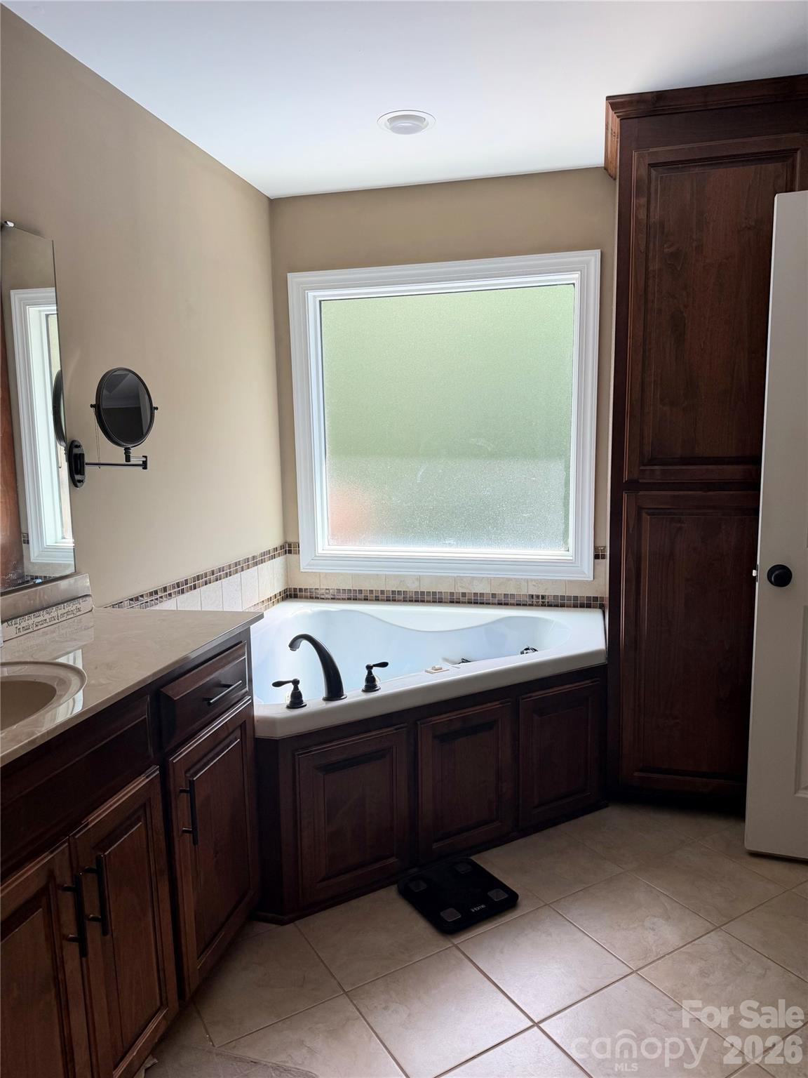 1448 Brookstone Drive — Hickory