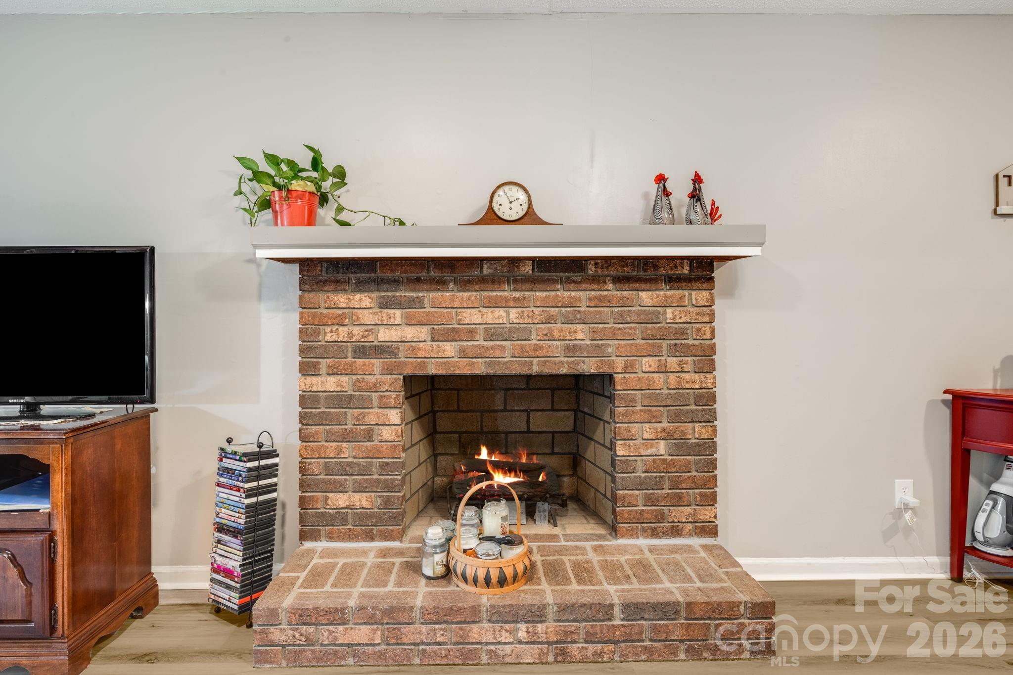 1325 4th Avenue W #C — Hendersonville