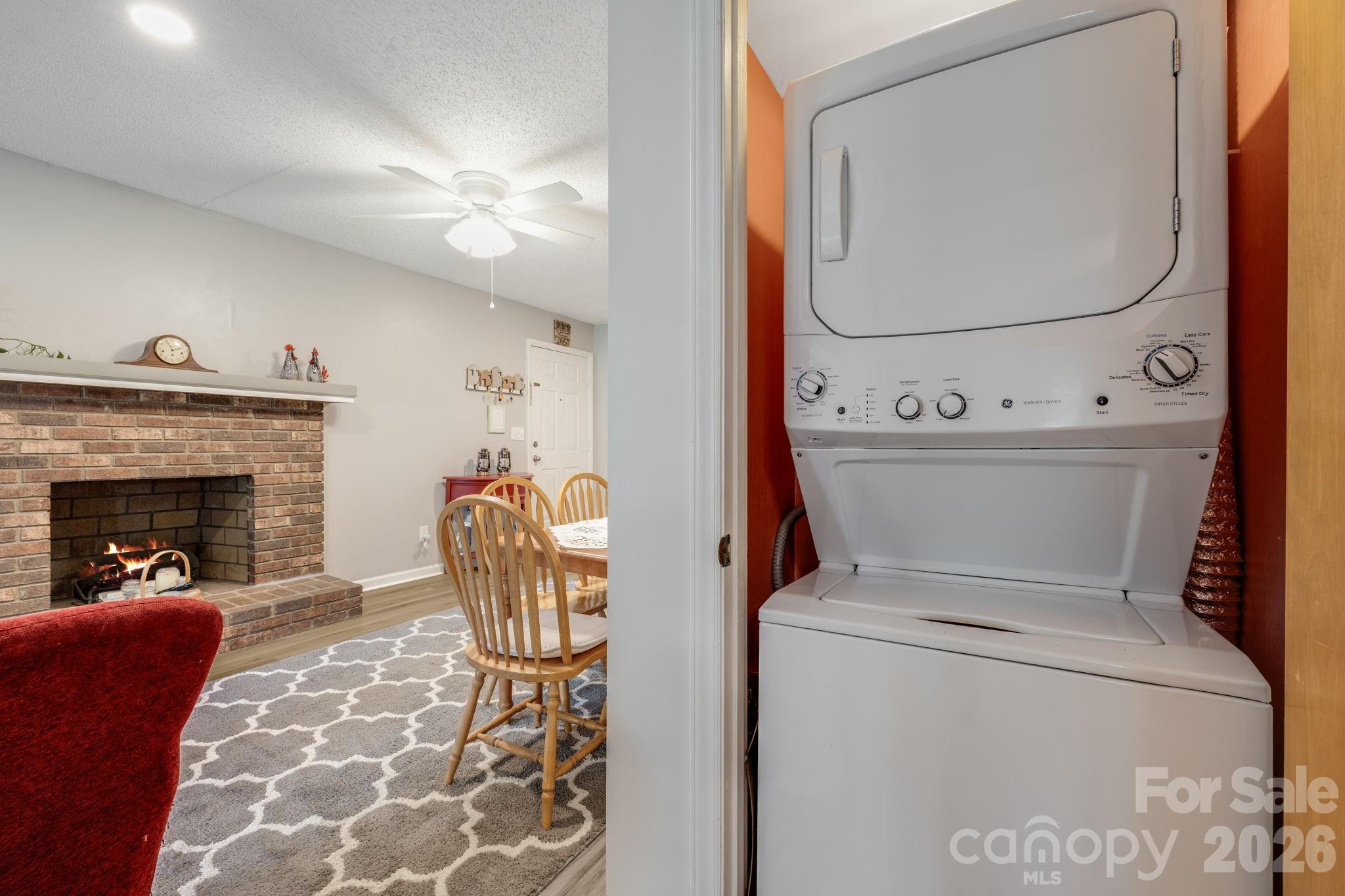 1325 4th Avenue W #C — Hendersonville
