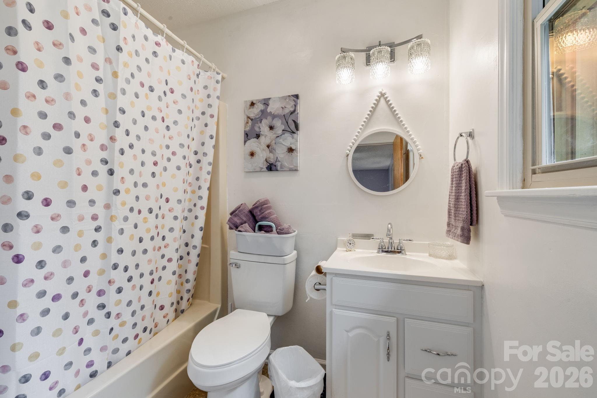 1325 4th Avenue W #C — Hendersonville