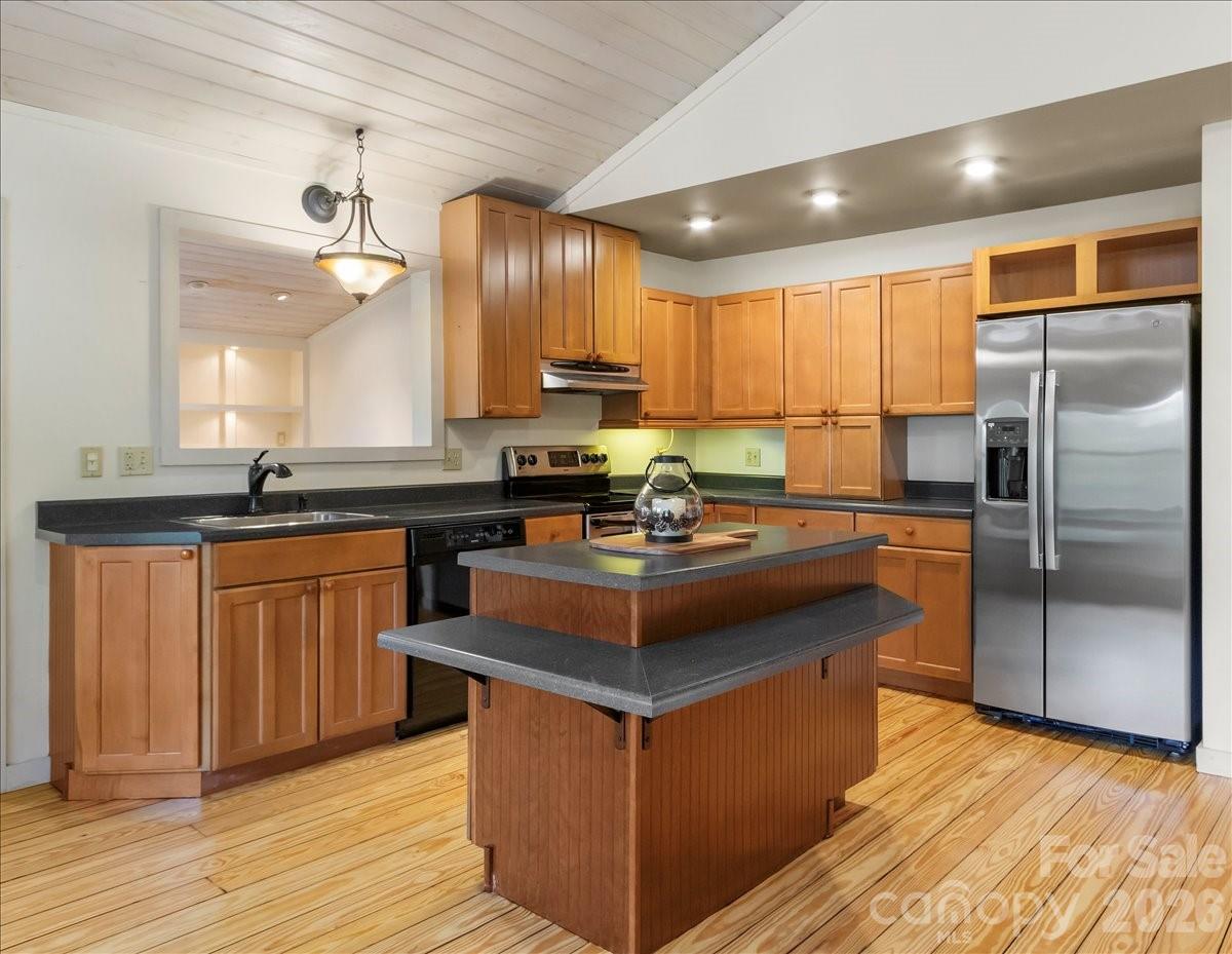 16 Turtle Dove Trail — Burnsville