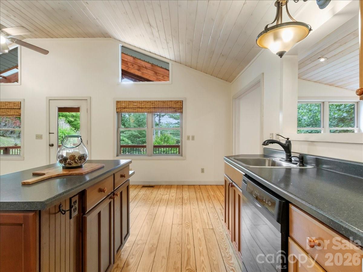 16 Turtle Dove Trail — Burnsville