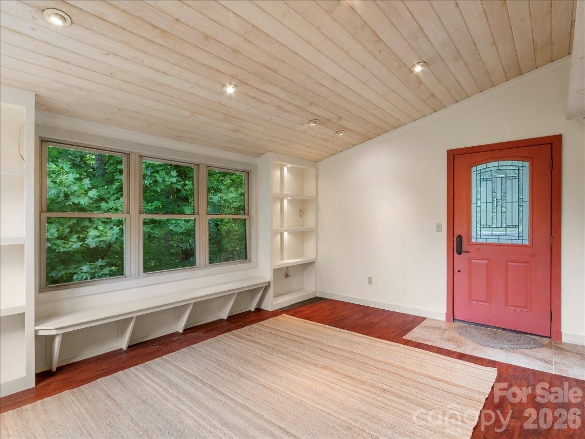 16 Turtle Dove Trail — Burnsville