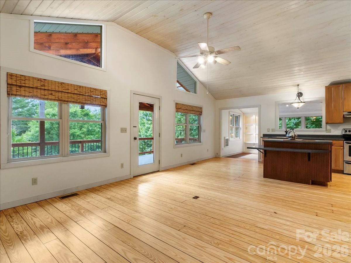 16 Turtle Dove Trail — Burnsville