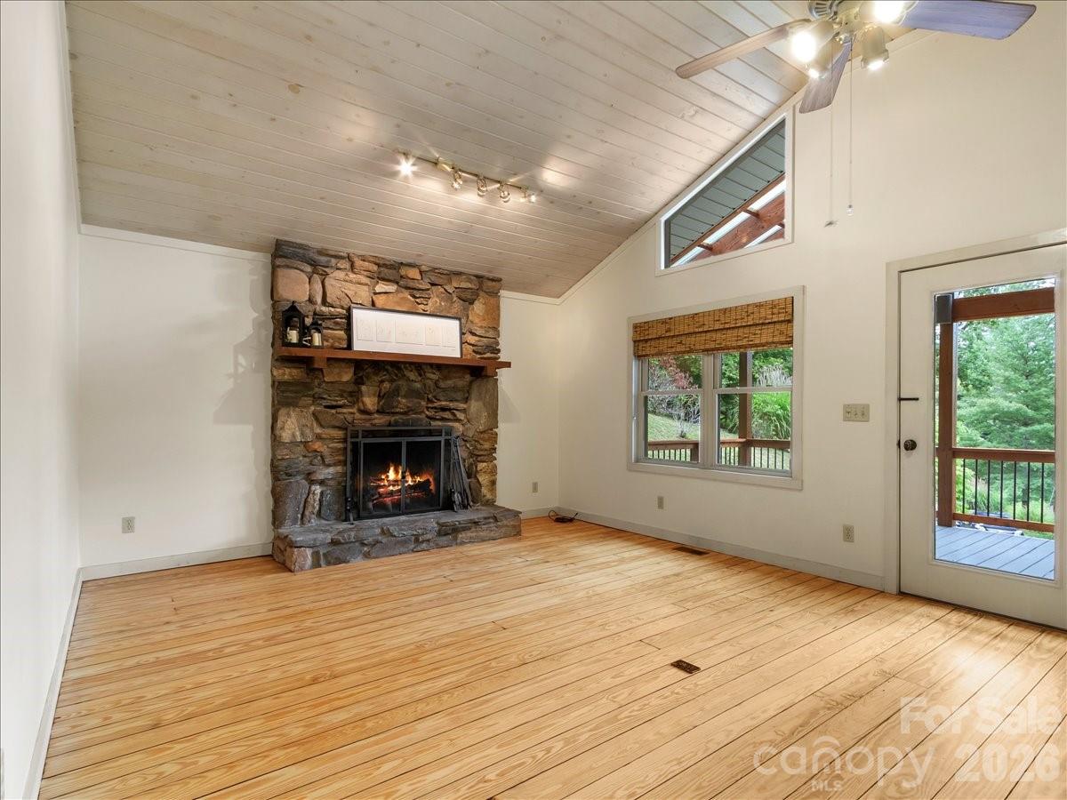 16 Turtle Dove Trail — Burnsville