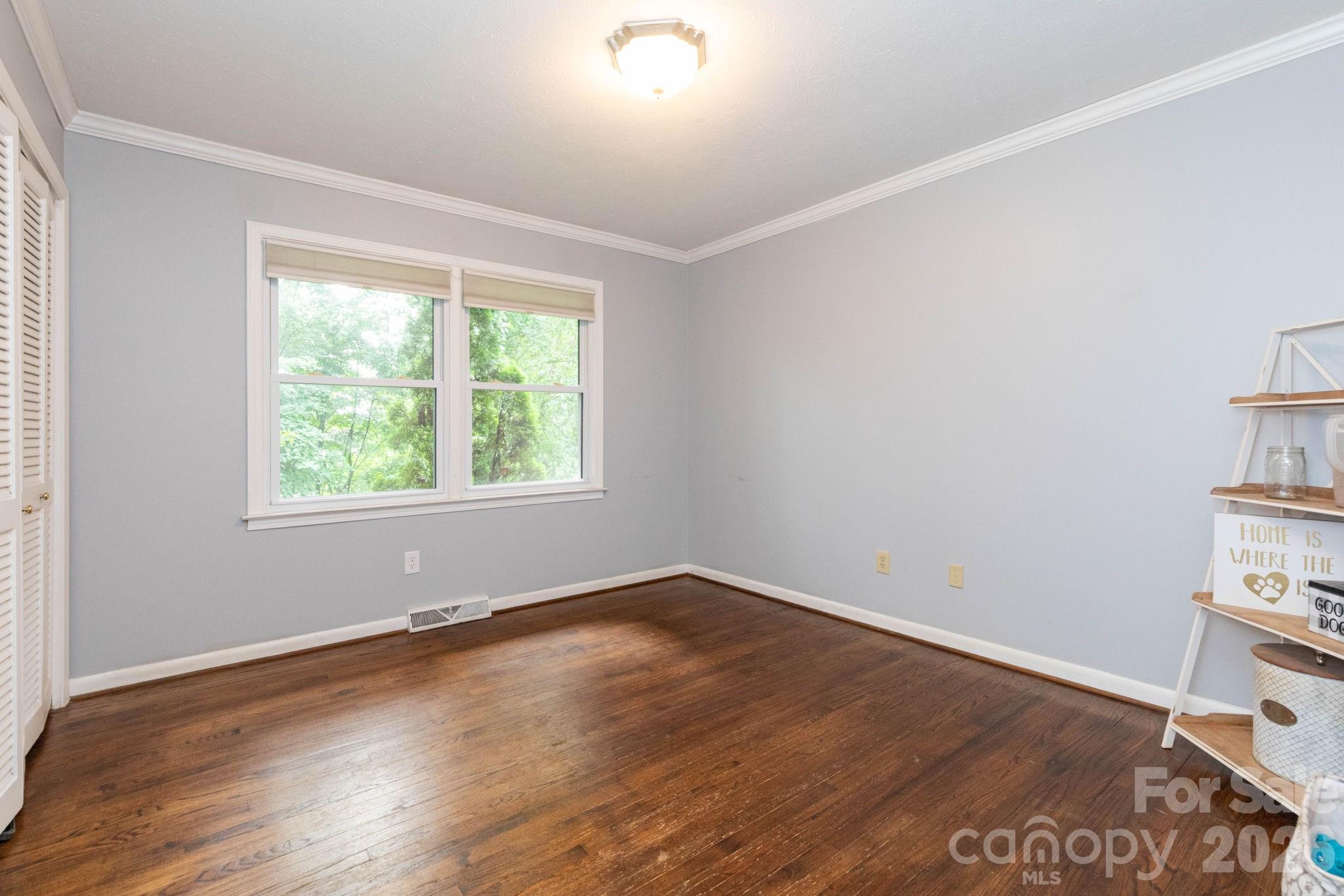 936 Toxaway Drive — Hendersonville
