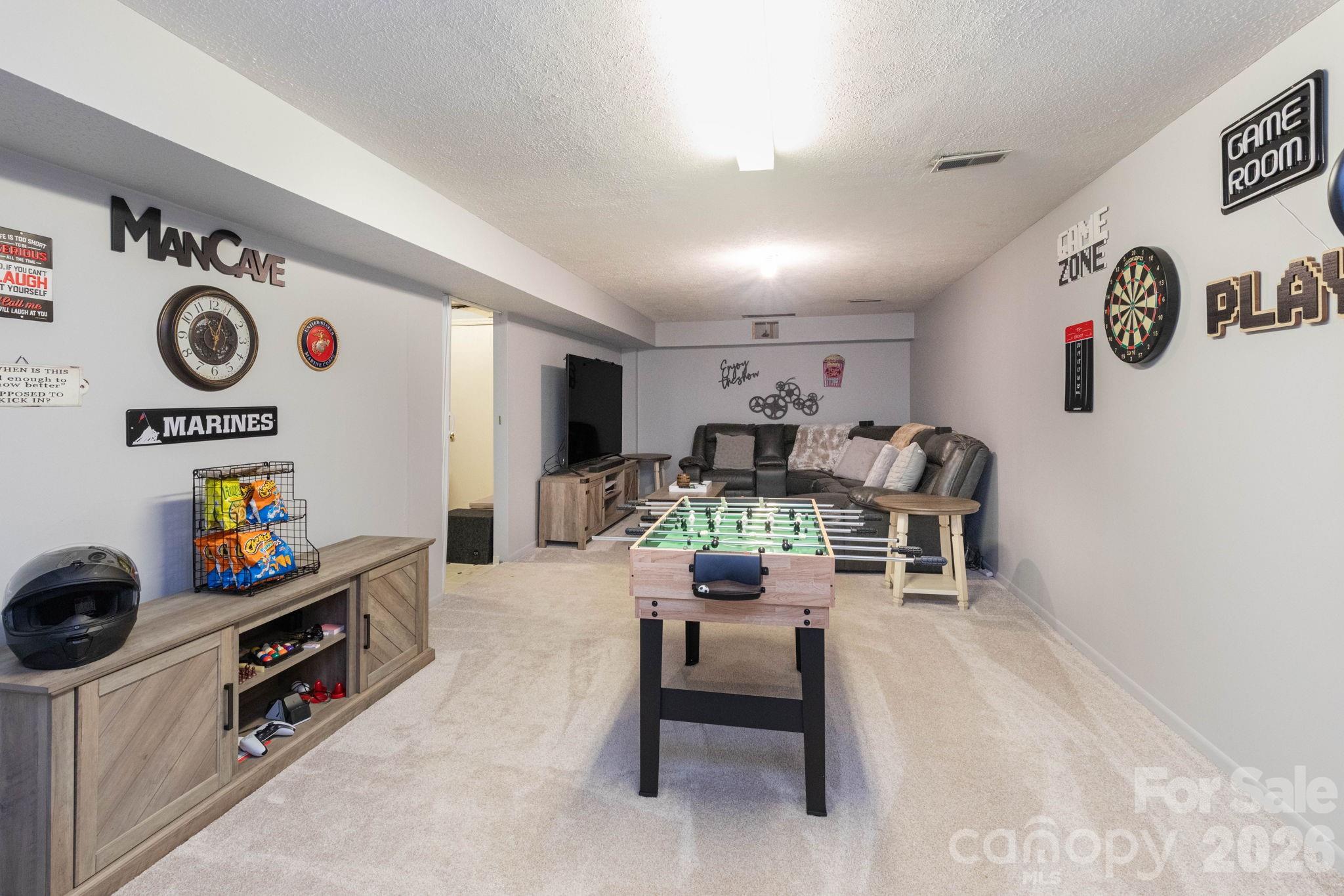 936 Toxaway Drive — Hendersonville