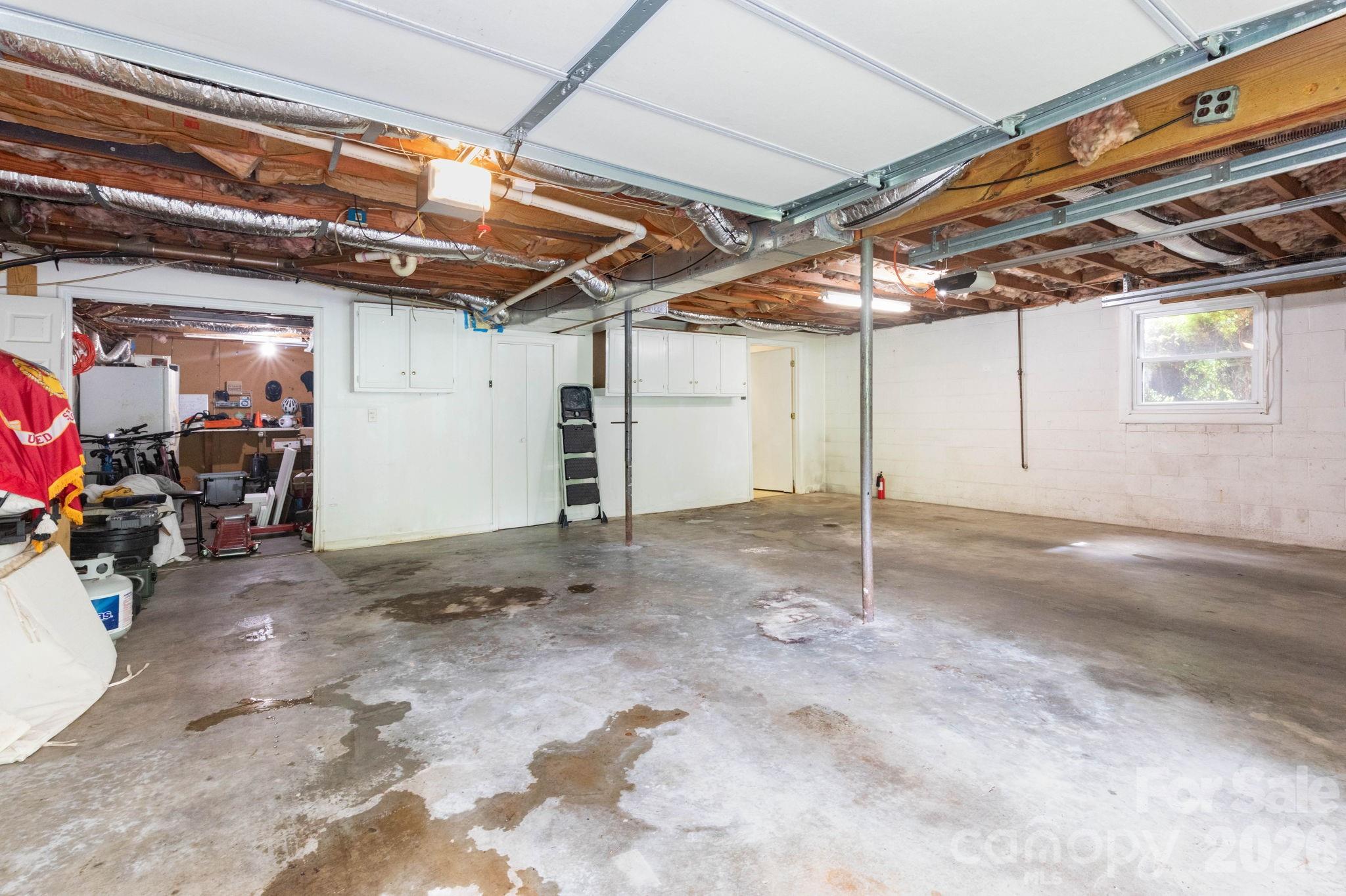 936 Toxaway Drive — Hendersonville