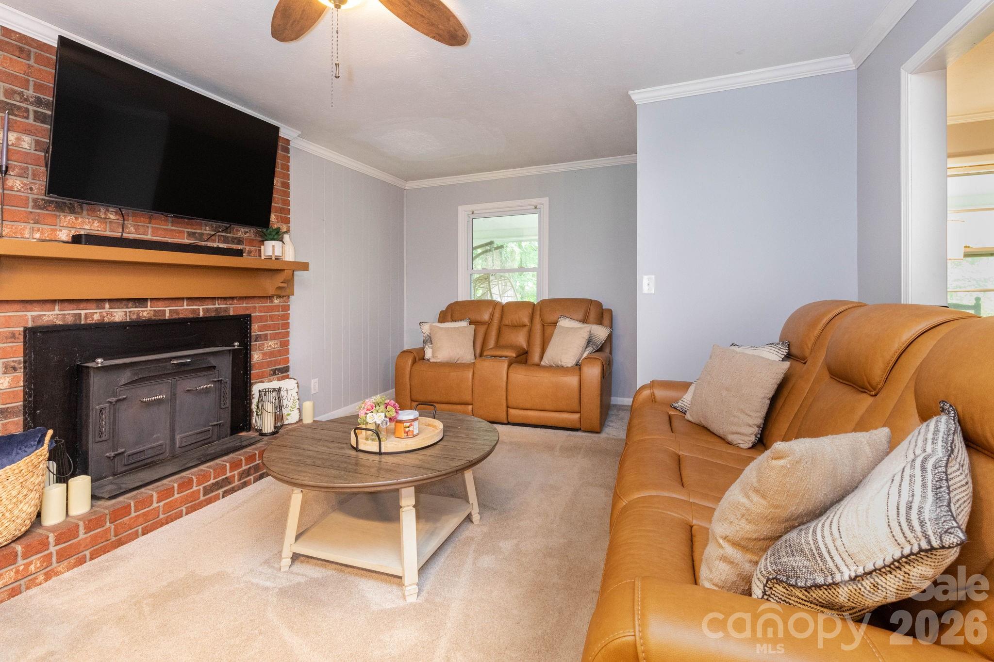 936 Toxaway Drive — Hendersonville
