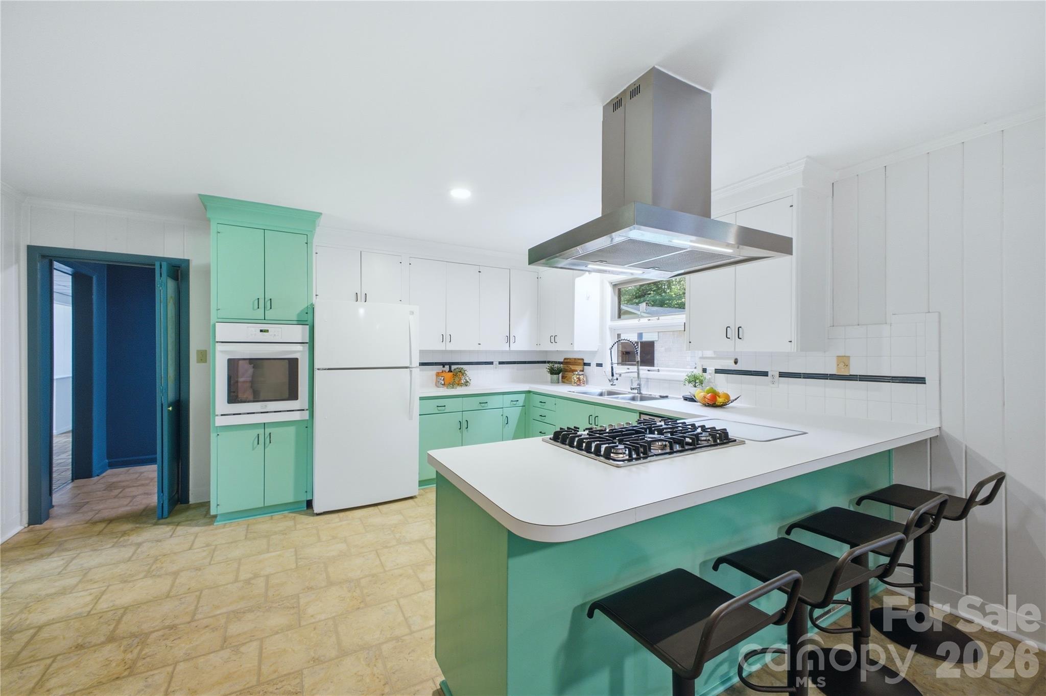 7008 Linda Lake Drive — Charlotte