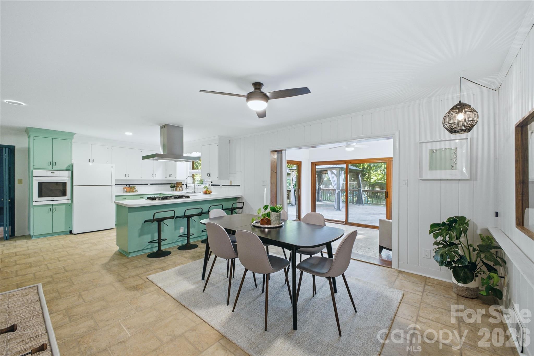 7008 Linda Lake Drive — Charlotte
