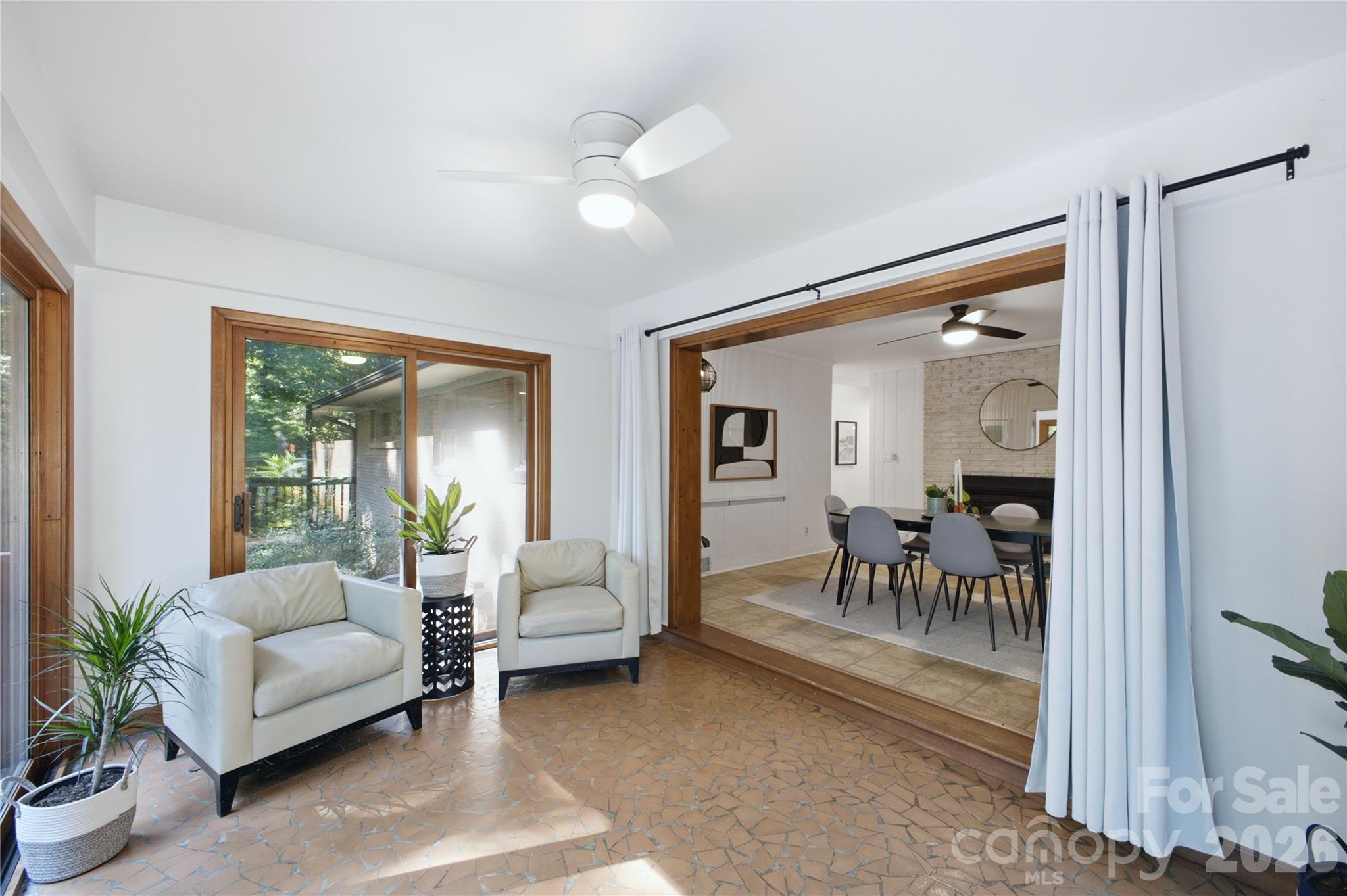 7008 Linda Lake Drive — Charlotte