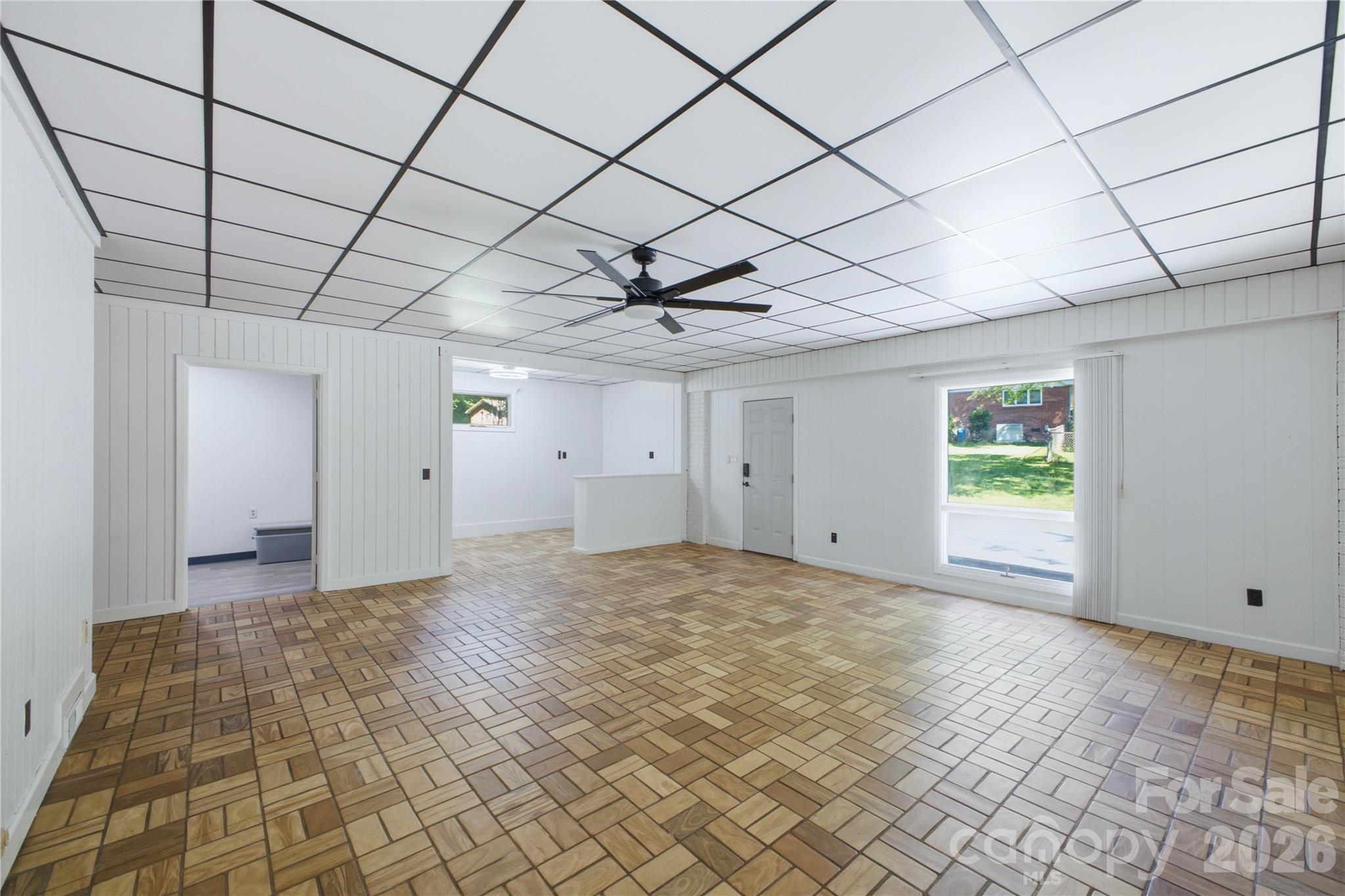 7008 Linda Lake Drive — Charlotte