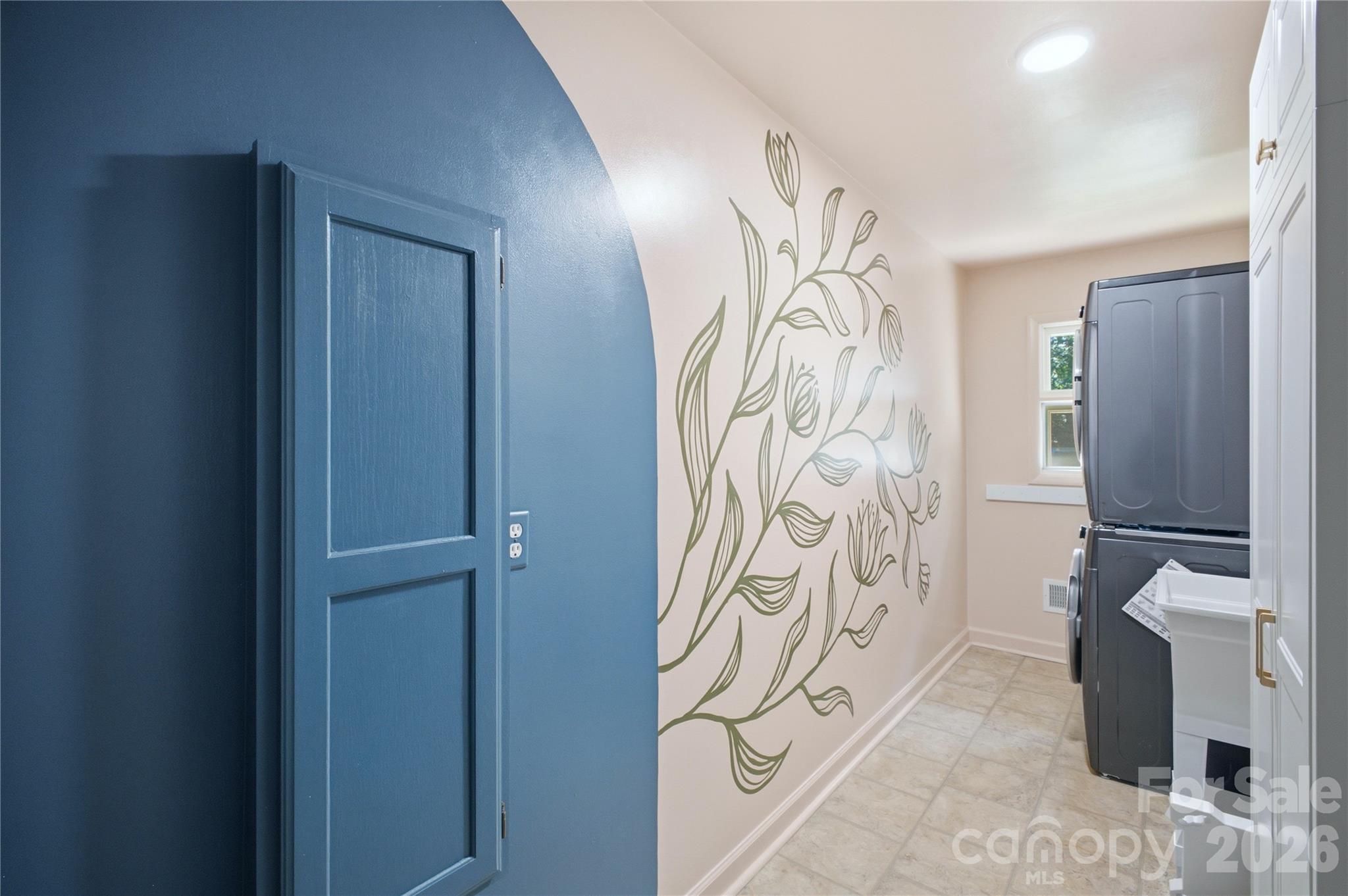 7008 Linda Lake Drive — Charlotte