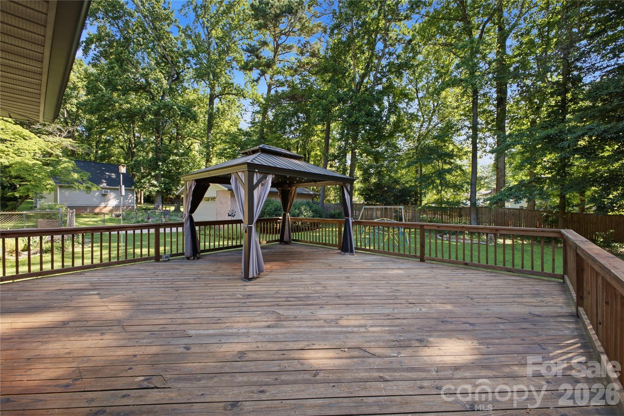 7008 Linda Lake Drive — Charlotte