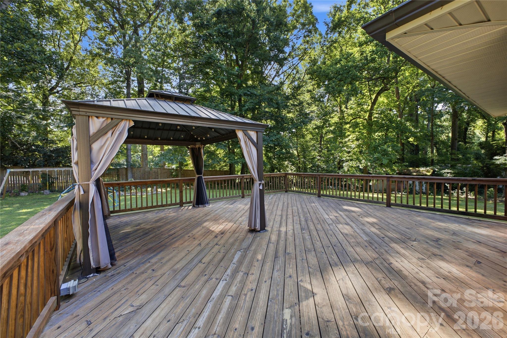 7008 Linda Lake Drive — Charlotte
