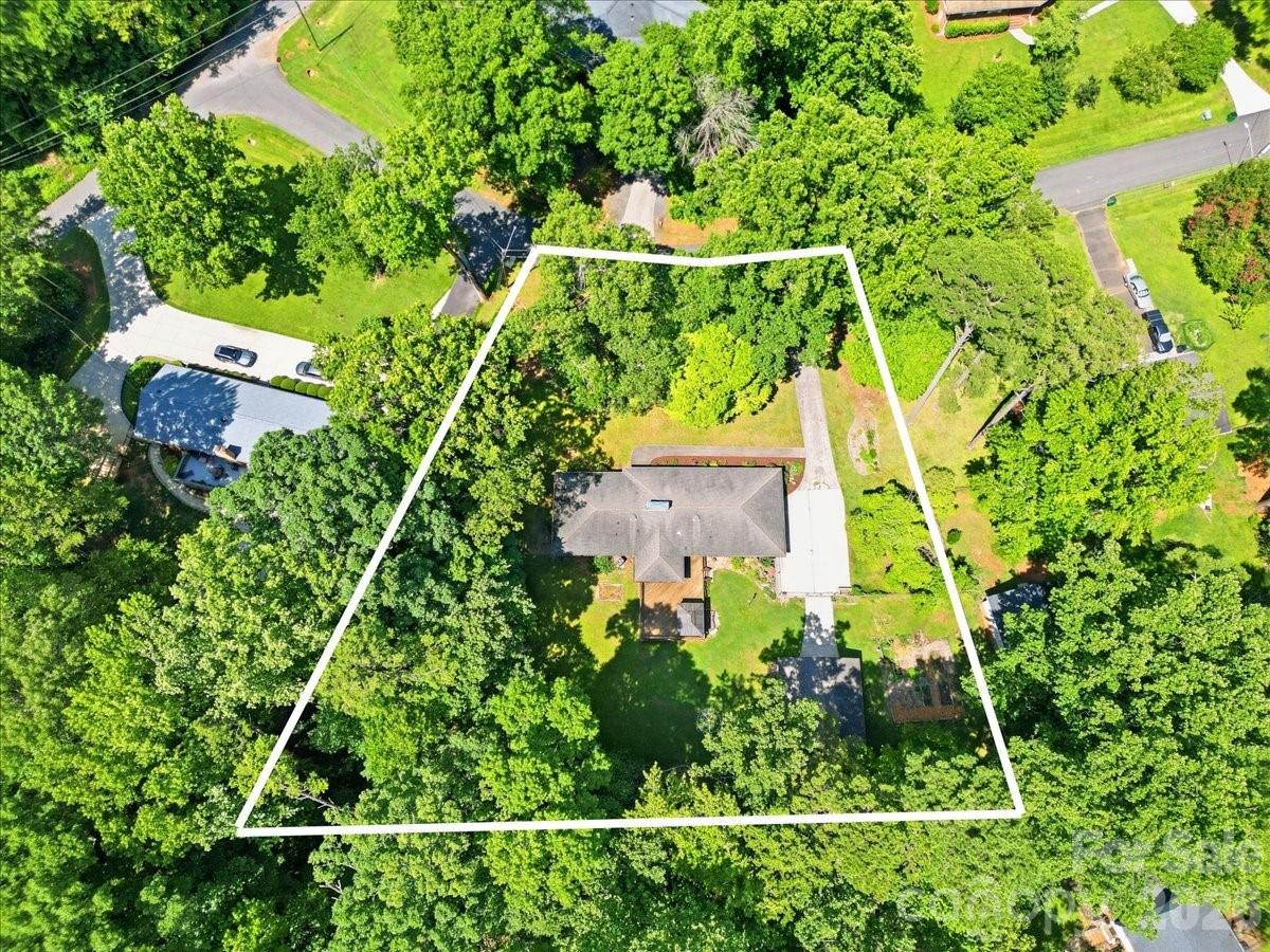 7008 Linda Lake Drive — Charlotte