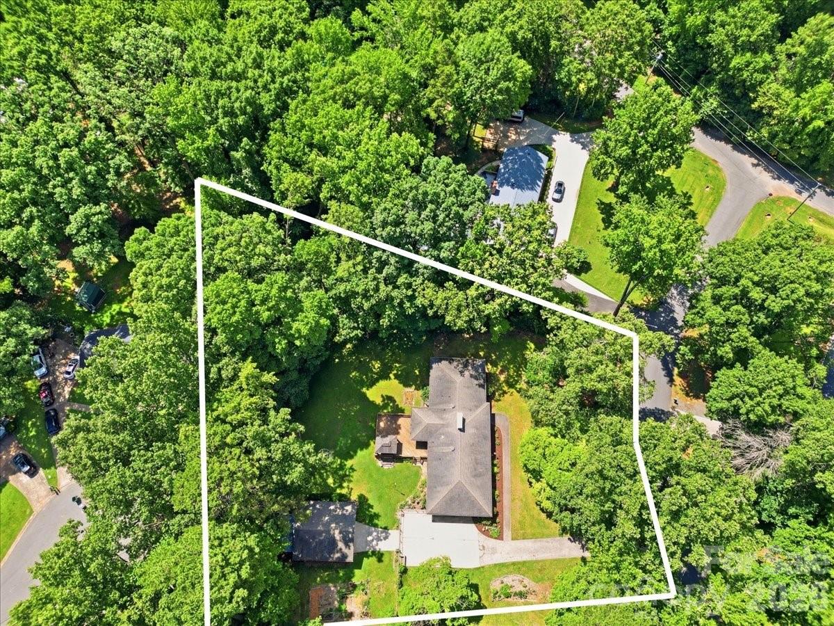 7008 Linda Lake Drive — Charlotte