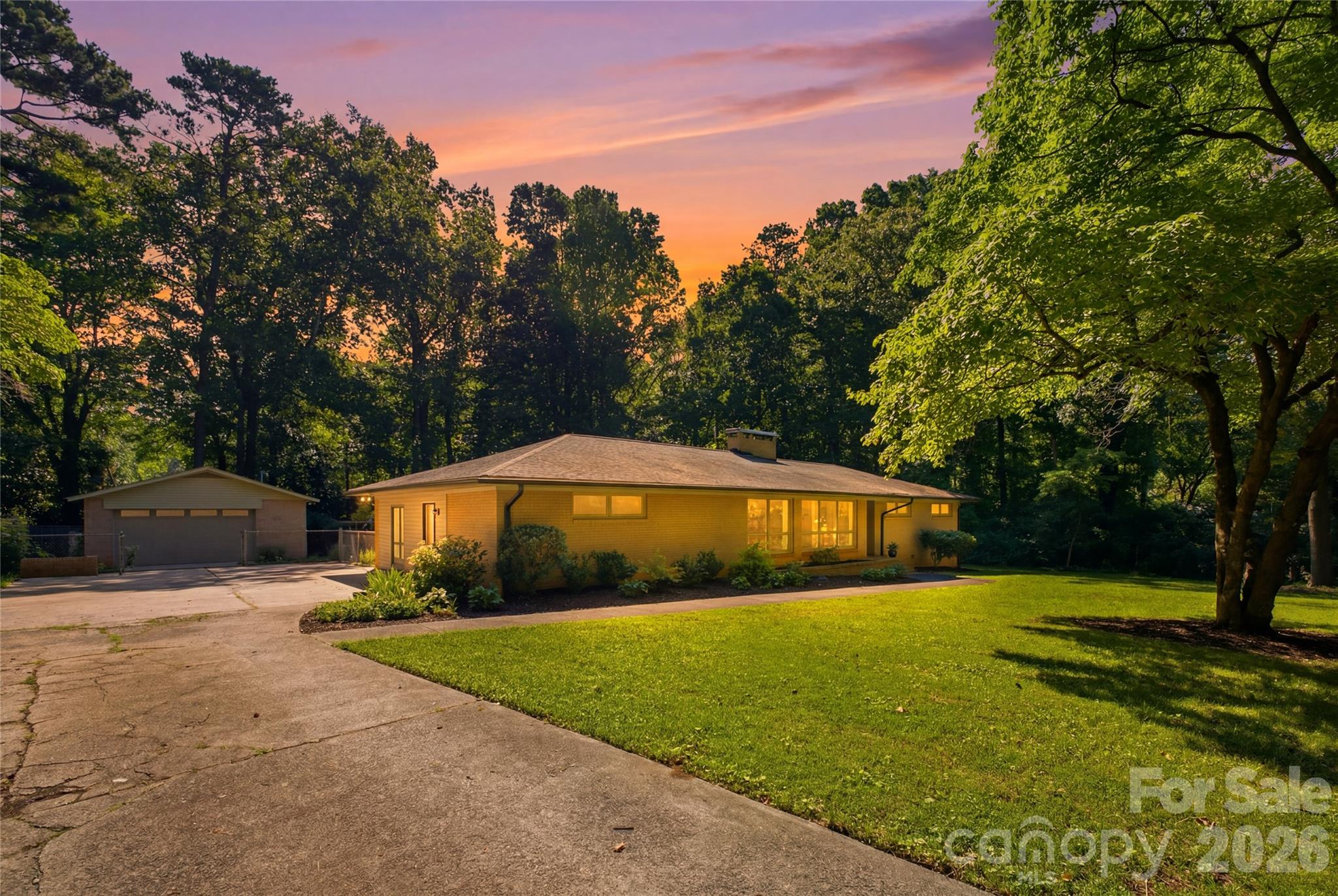 7008 Linda Lake Drive — Charlotte