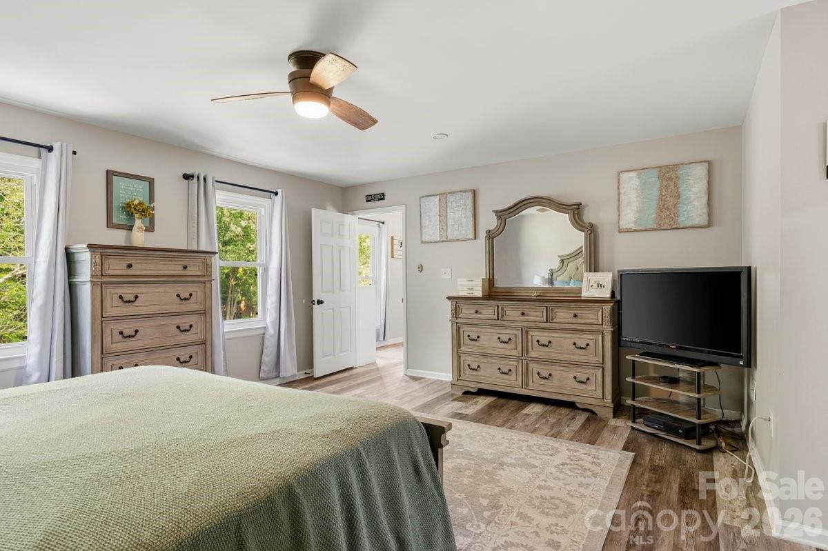 1171 37th Avenue Drive NE — Hickory