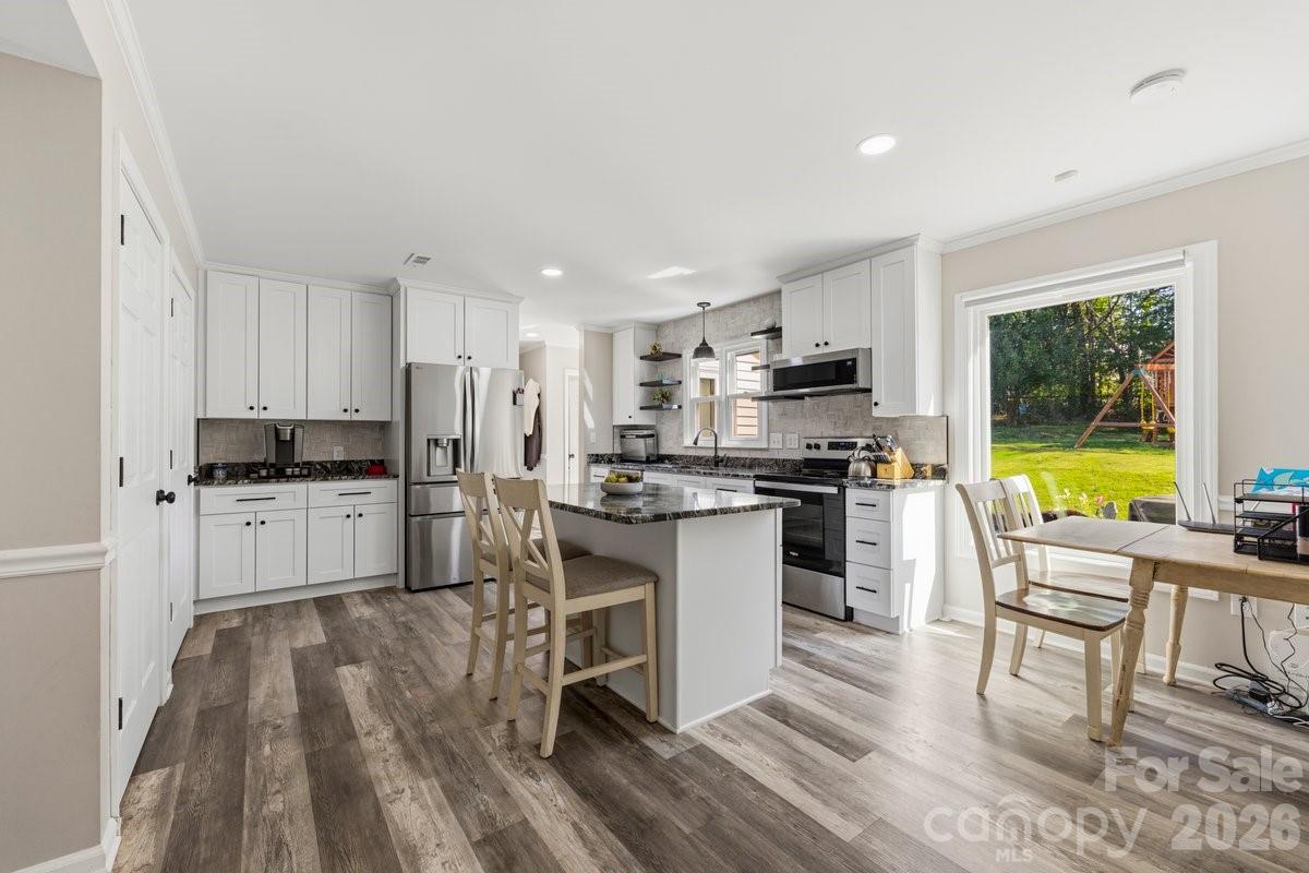 1171 37th Avenue Drive NE — Hickory
