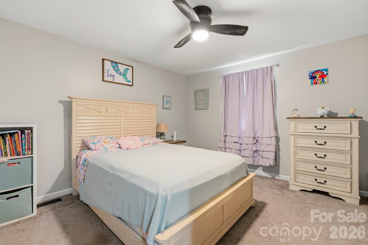 1171 37th Avenue Drive NE — Hickory