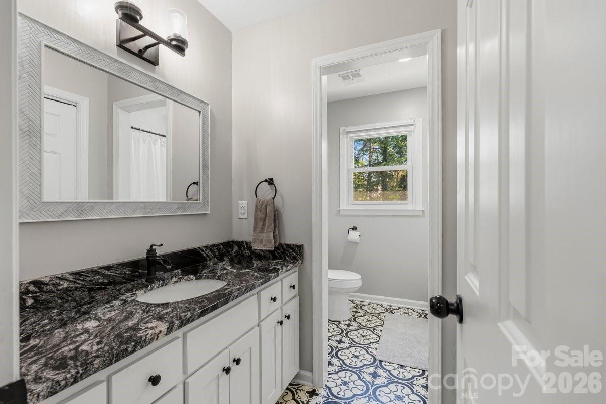 1171 37th Avenue Drive NE — Hickory