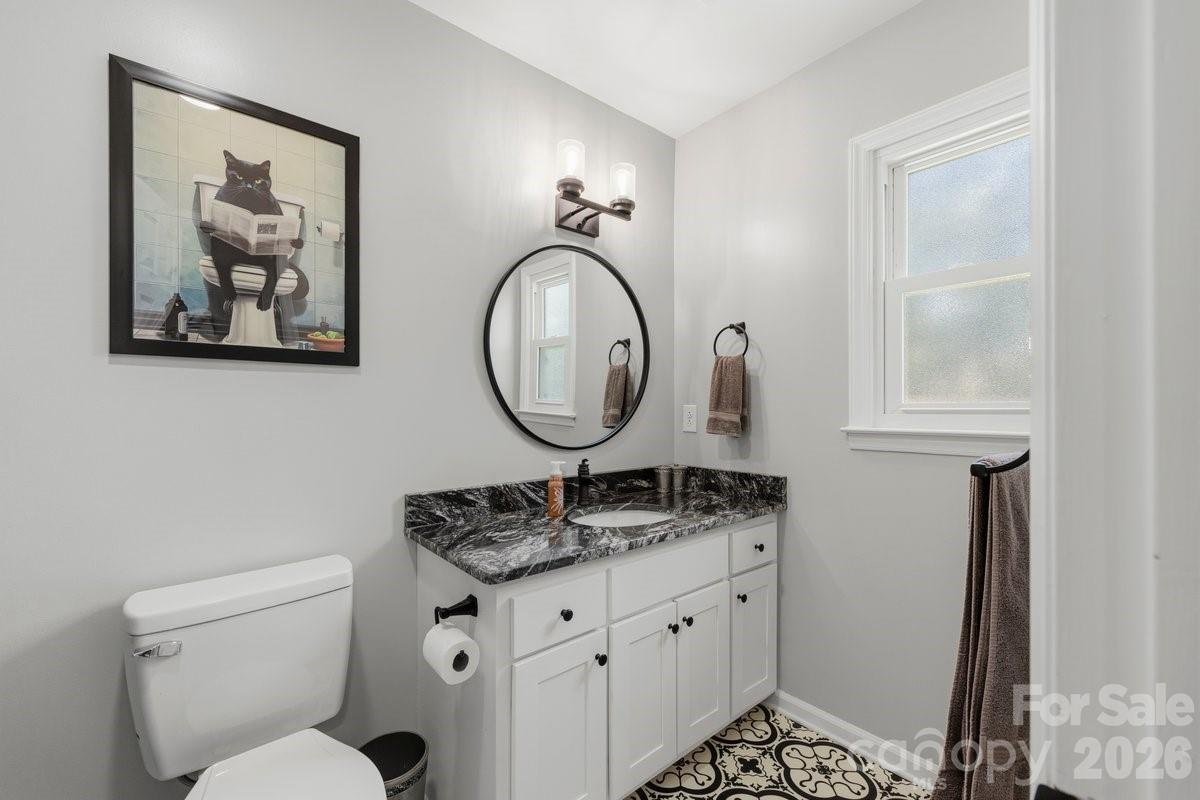 1171 37th Avenue Drive NE — Hickory