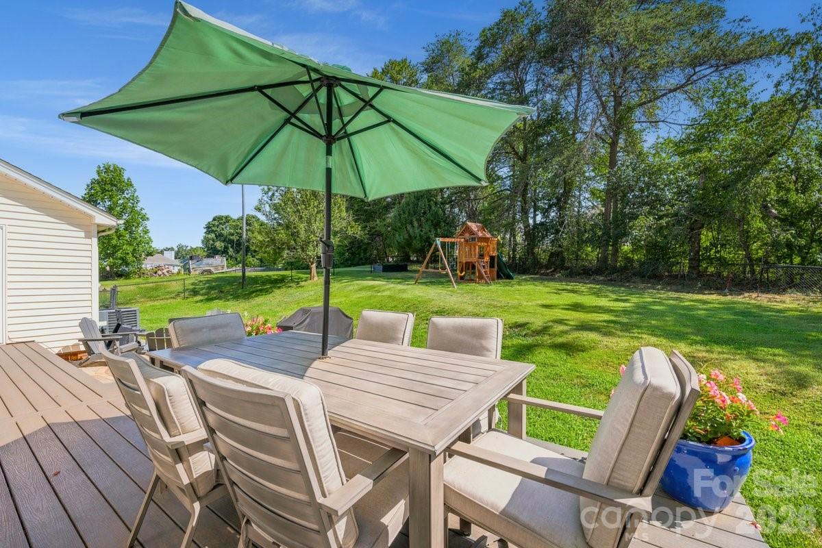 1171 37th Avenue Drive NE — Hickory