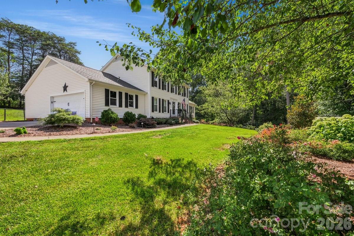 1171 37th Avenue Drive NE — Hickory
