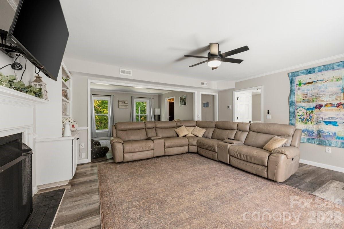 1171 37th Avenue Drive NE — Hickory