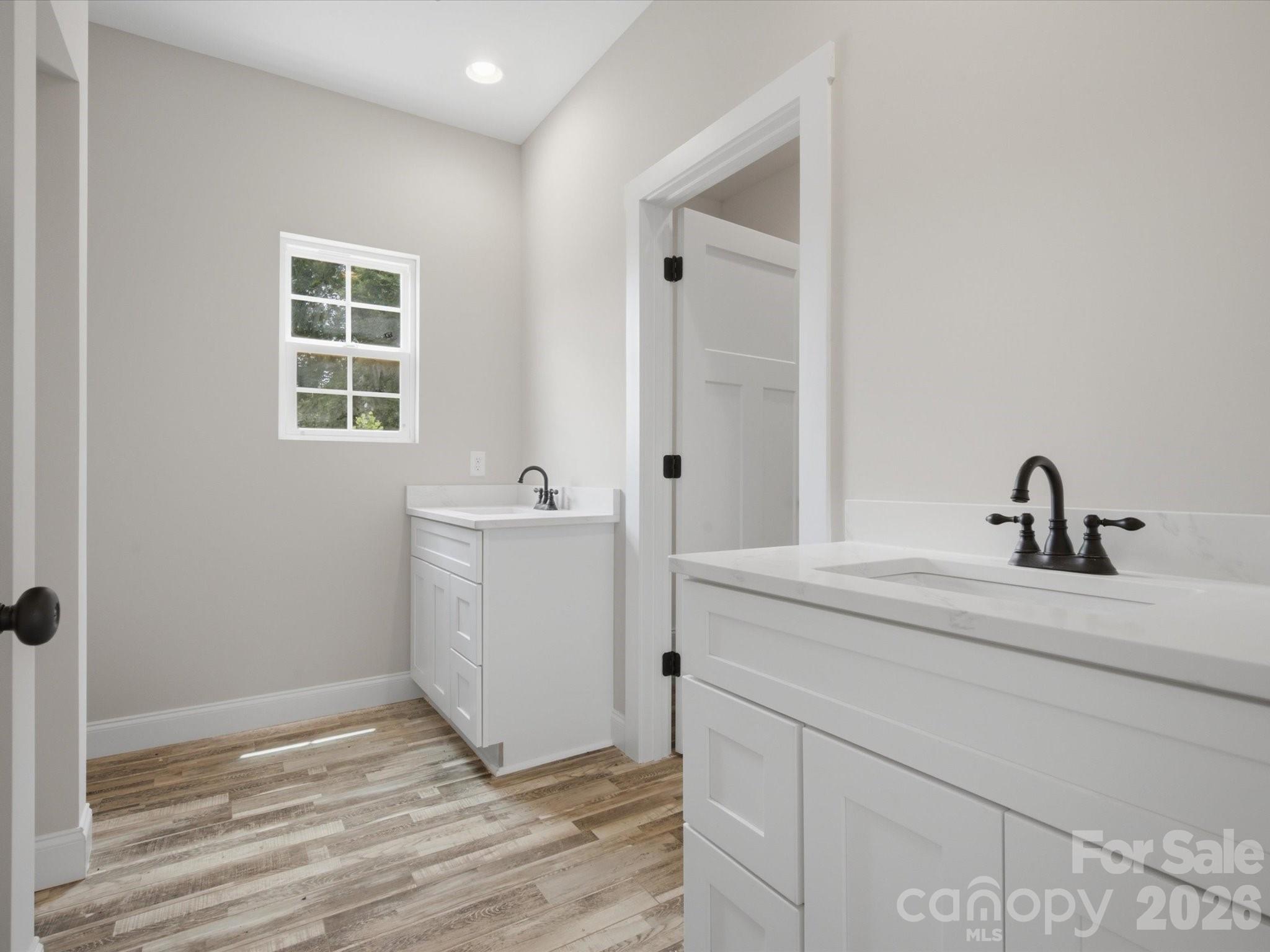 1432 Blackbird Drive — Clover