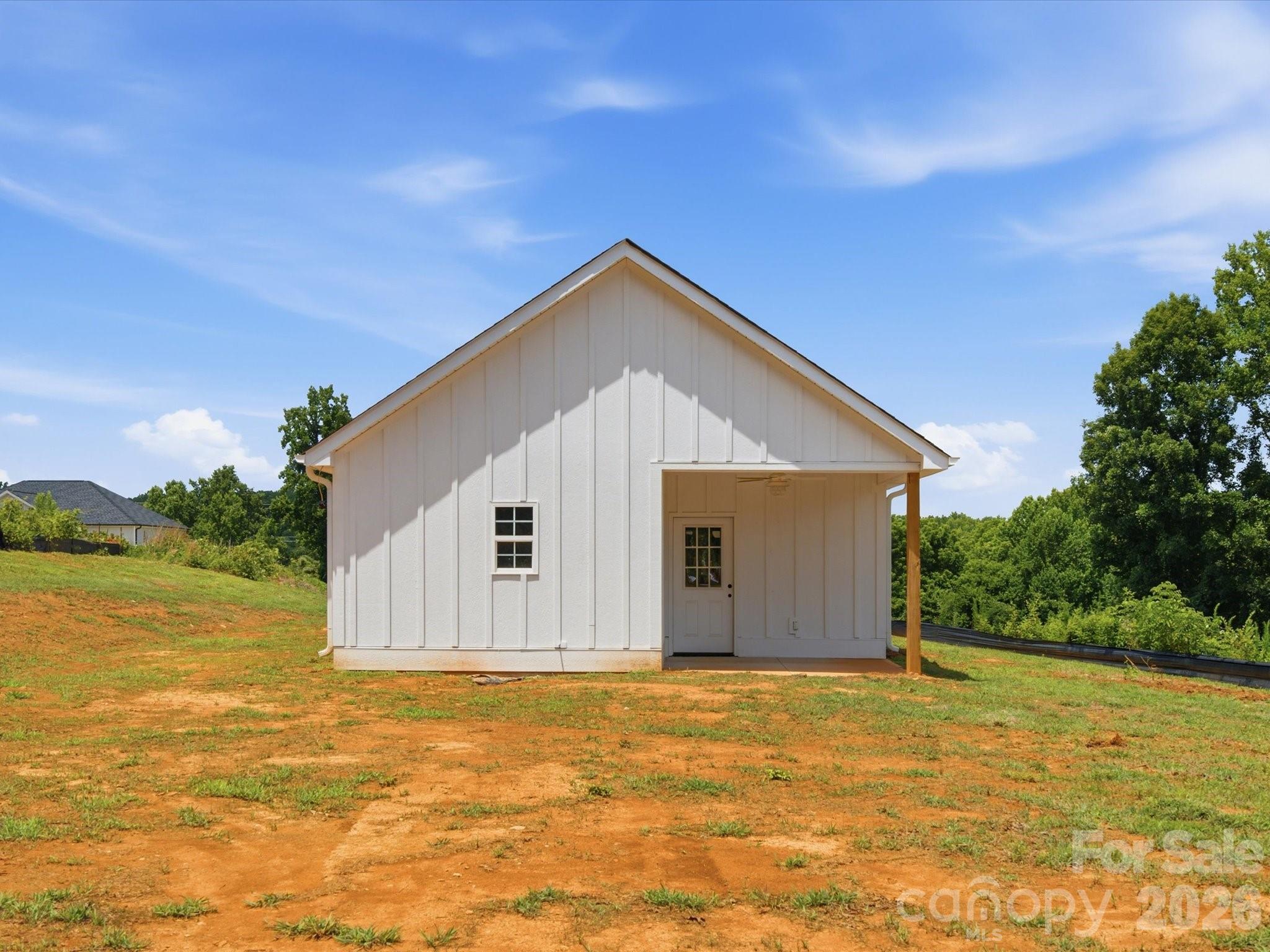 1432 Blackbird Drive — Clover