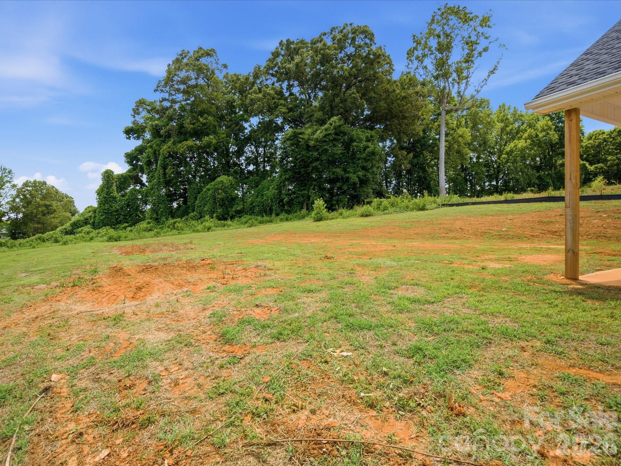 1432 Blackbird Drive — Clover