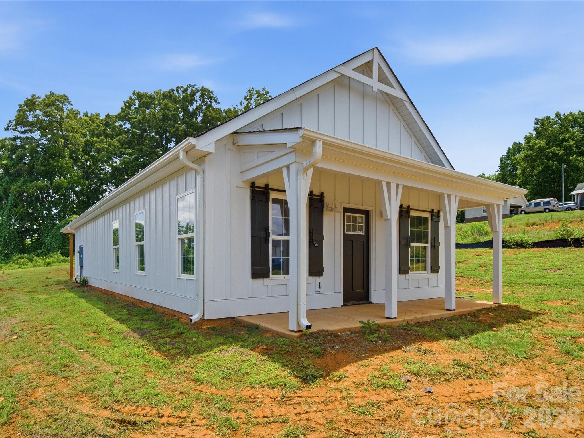1432 Blackbird Drive — Clover