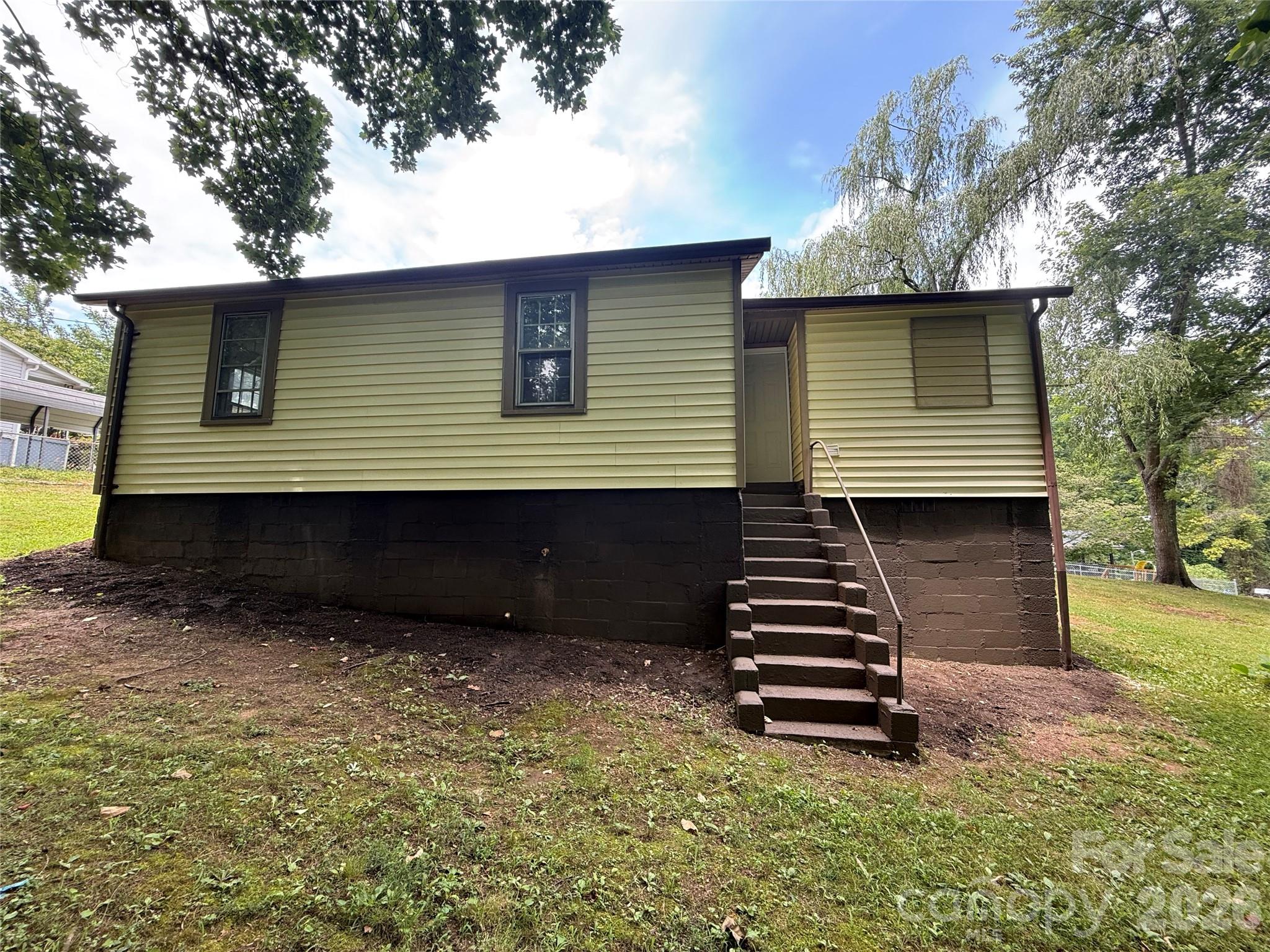 276 Kathy Street — Marion