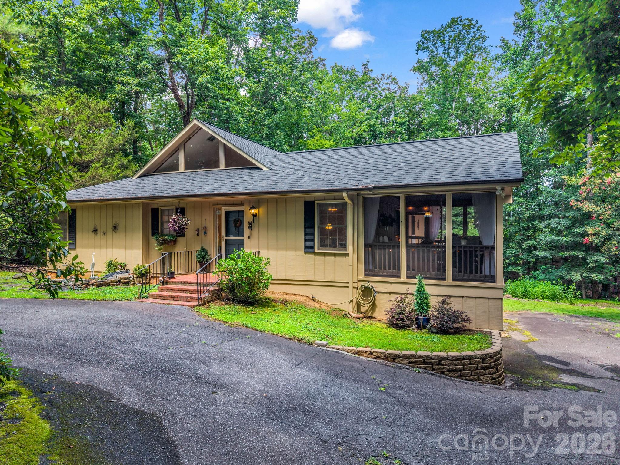 390 Mountain Laurel Drive — Columbus
