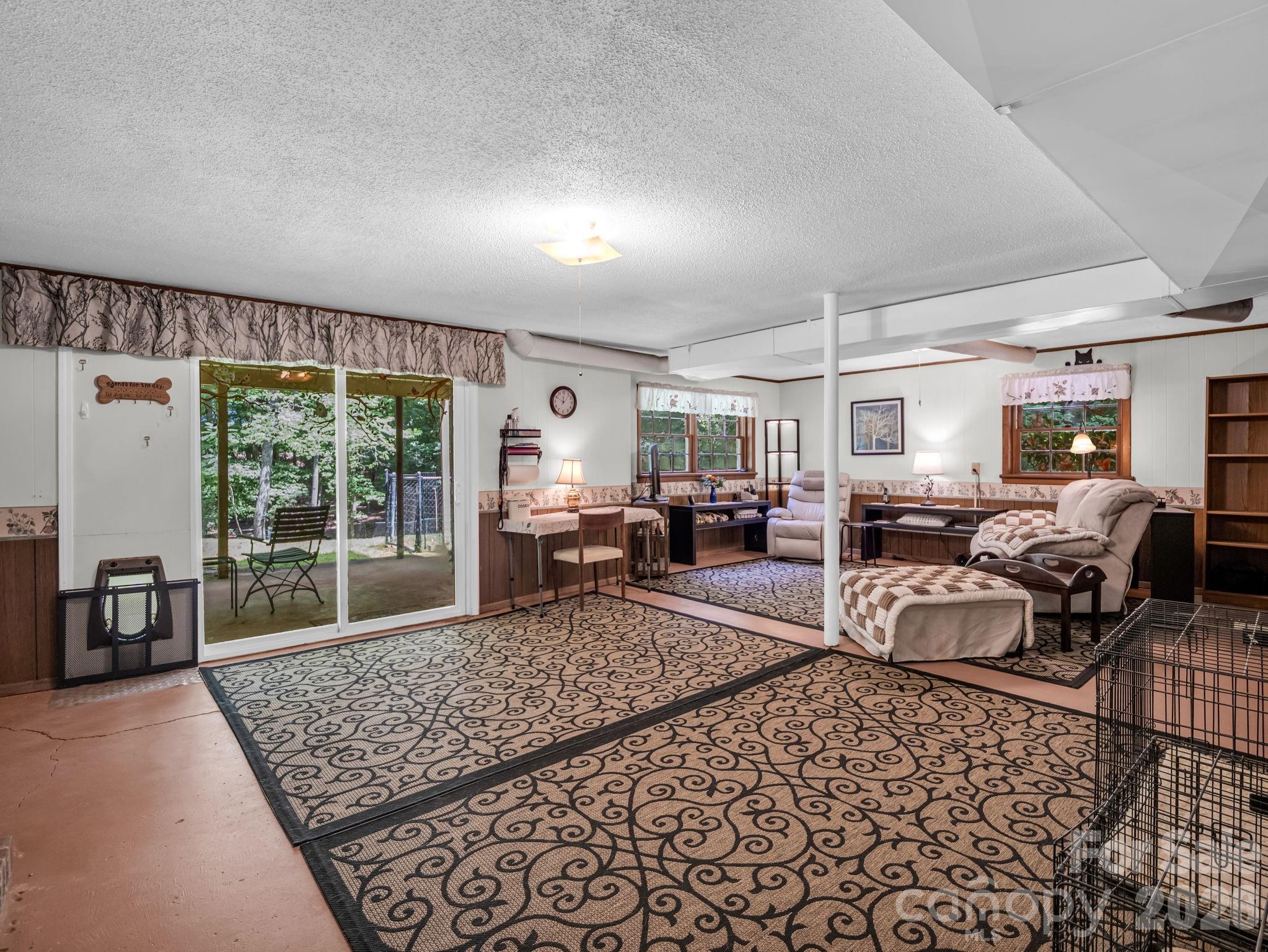 390 Mountain Laurel Drive — Columbus