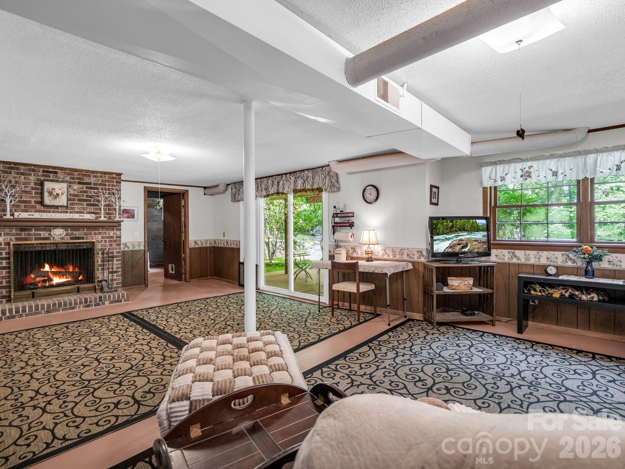 390 Mountain Laurel Drive — Columbus