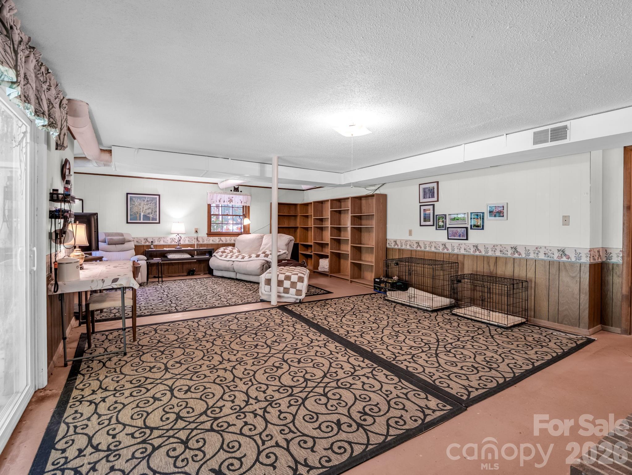 390 Mountain Laurel Drive — Columbus