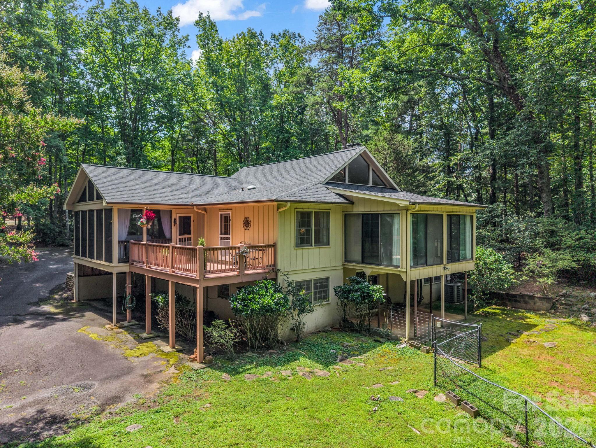 390 Mountain Laurel Drive — Columbus