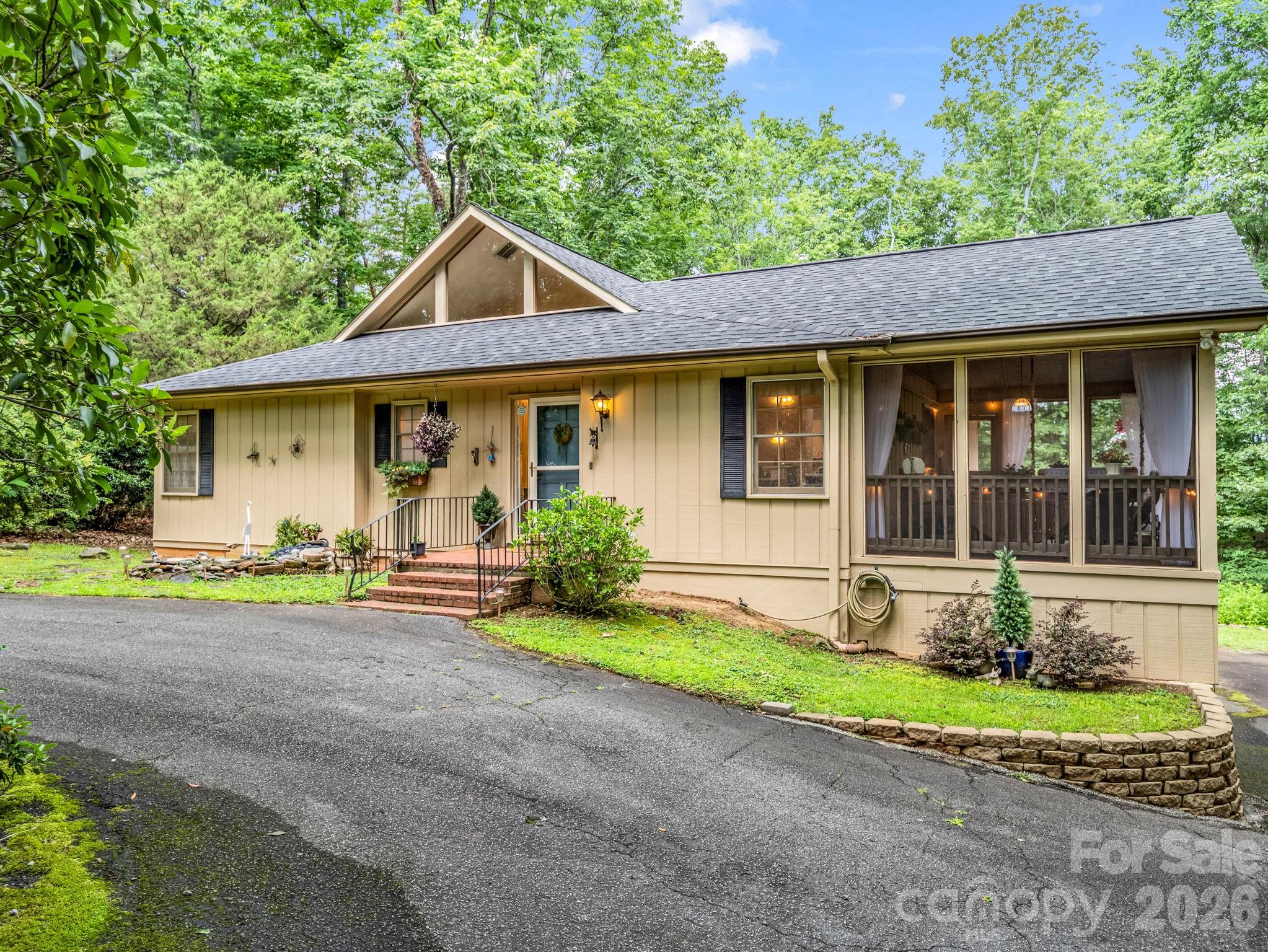 390 Mountain Laurel Drive — Columbus