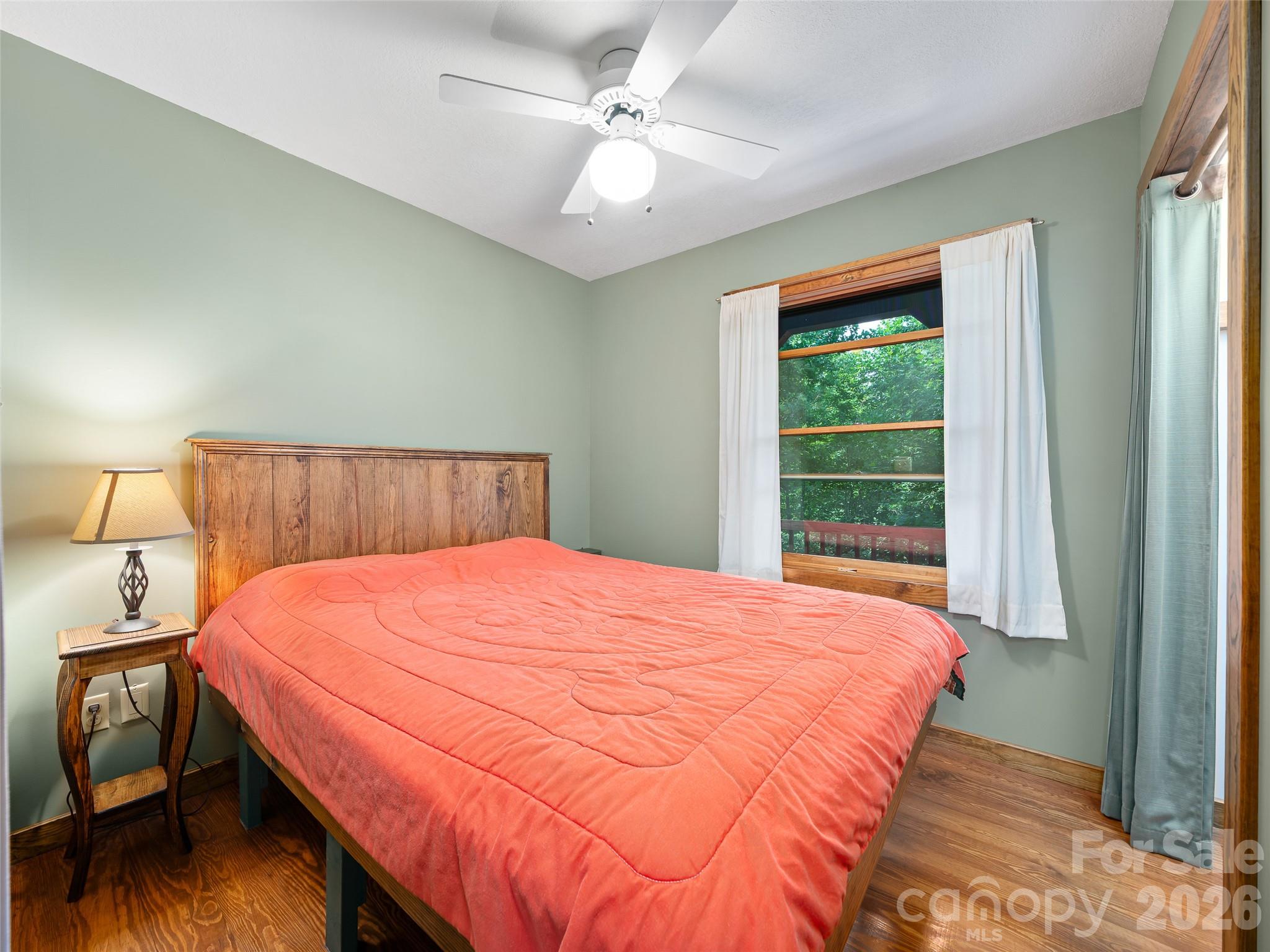 262 Little Pond Drive — Burnsville