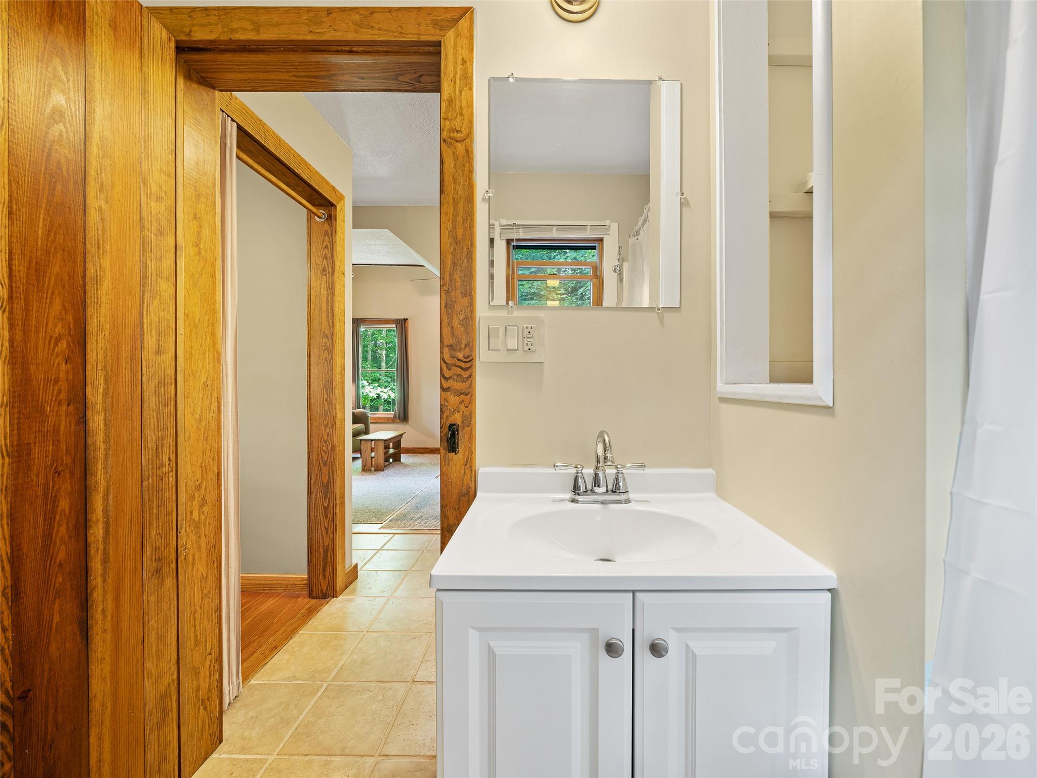 262 Little Pond Drive — Burnsville