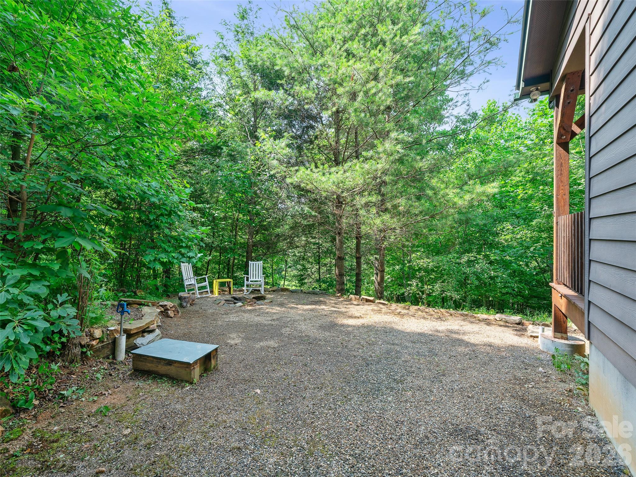 262 Little Pond Drive — Burnsville
